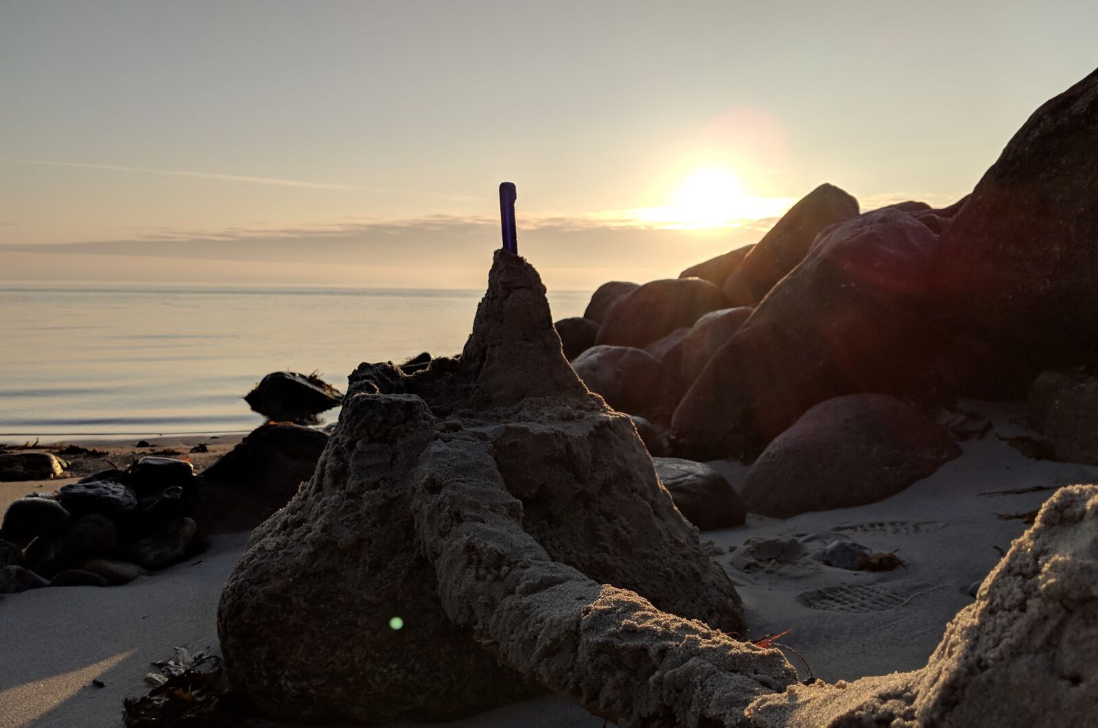 Google Pixel 2 sample photo. Sandburg, sunrise, sea photography