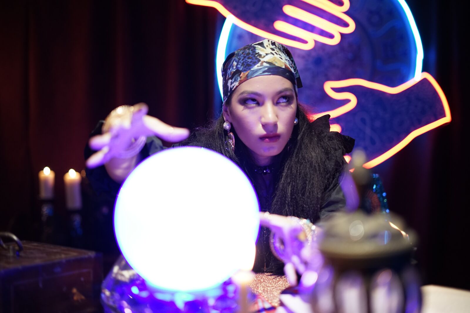 Sony FE 50mm F1.8 sample photo. Fortuneteller, movie, behind the photography
