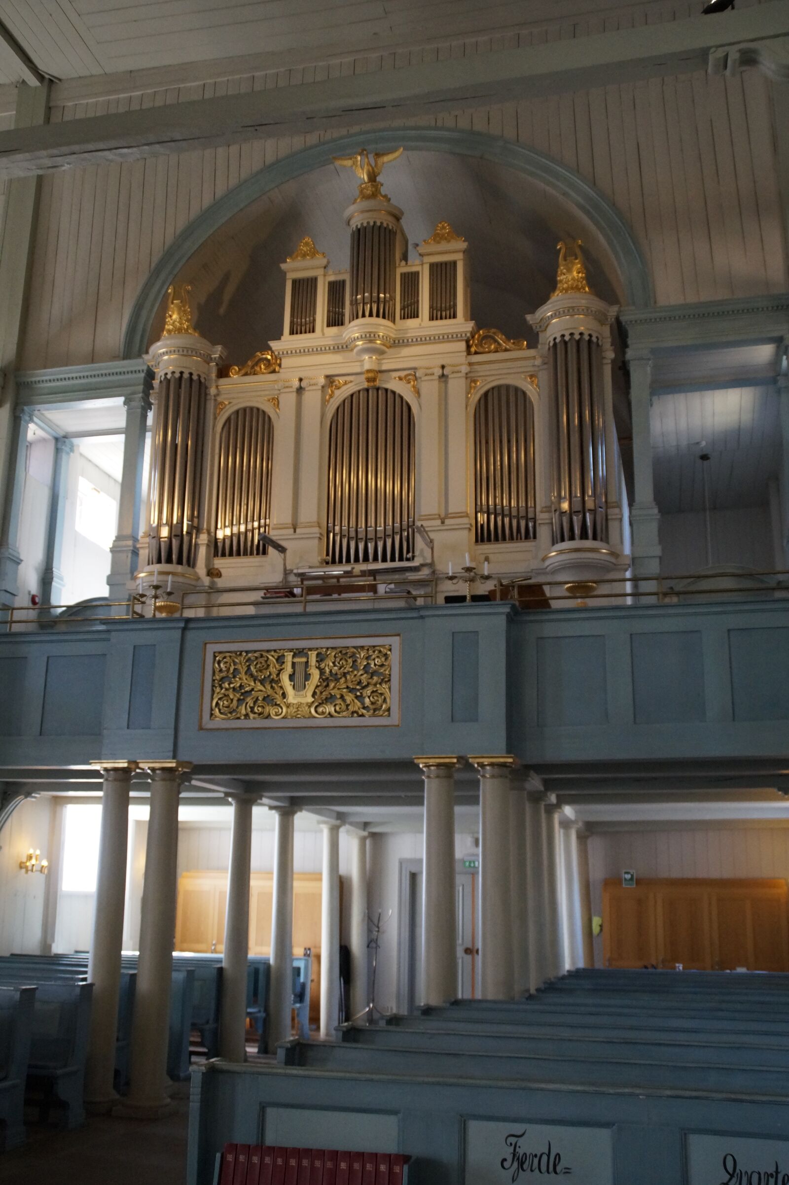 Sony SLT-A58 sample photo. Wooden church, organ, church photography