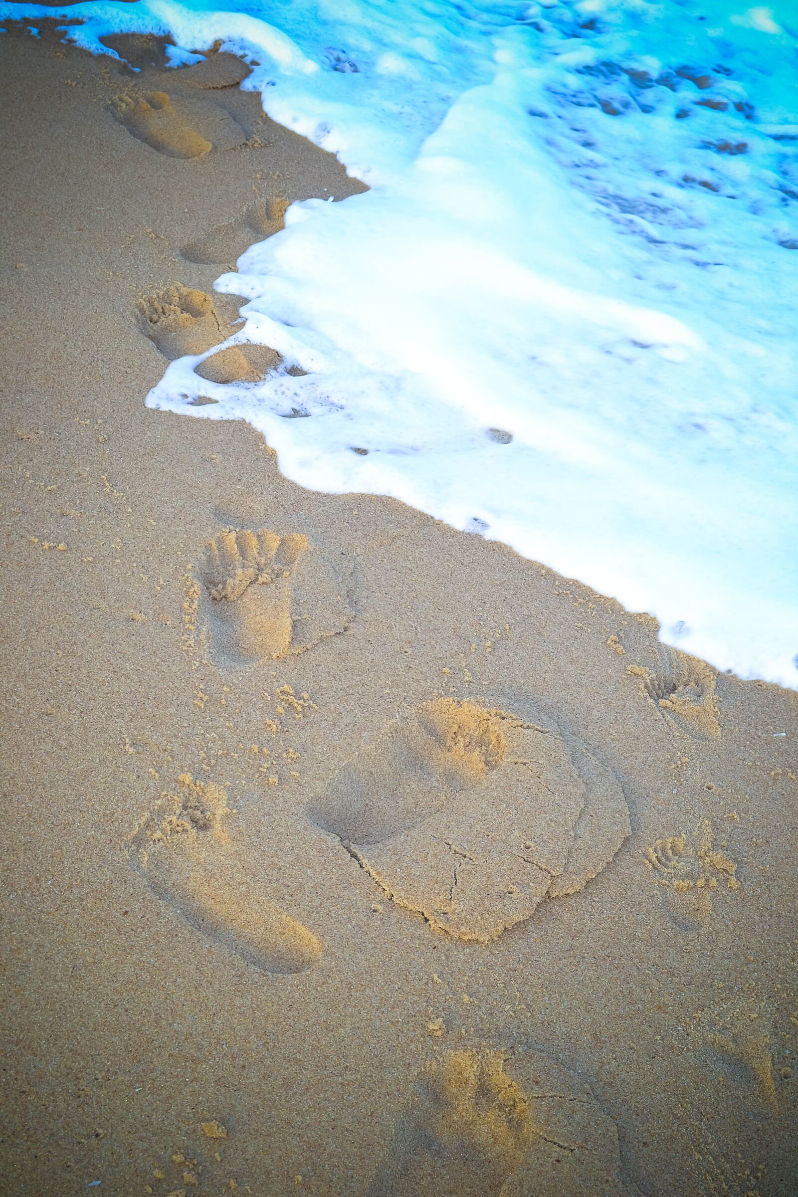 Nikon D3100 sample photo. Sand, beach, footprints photography