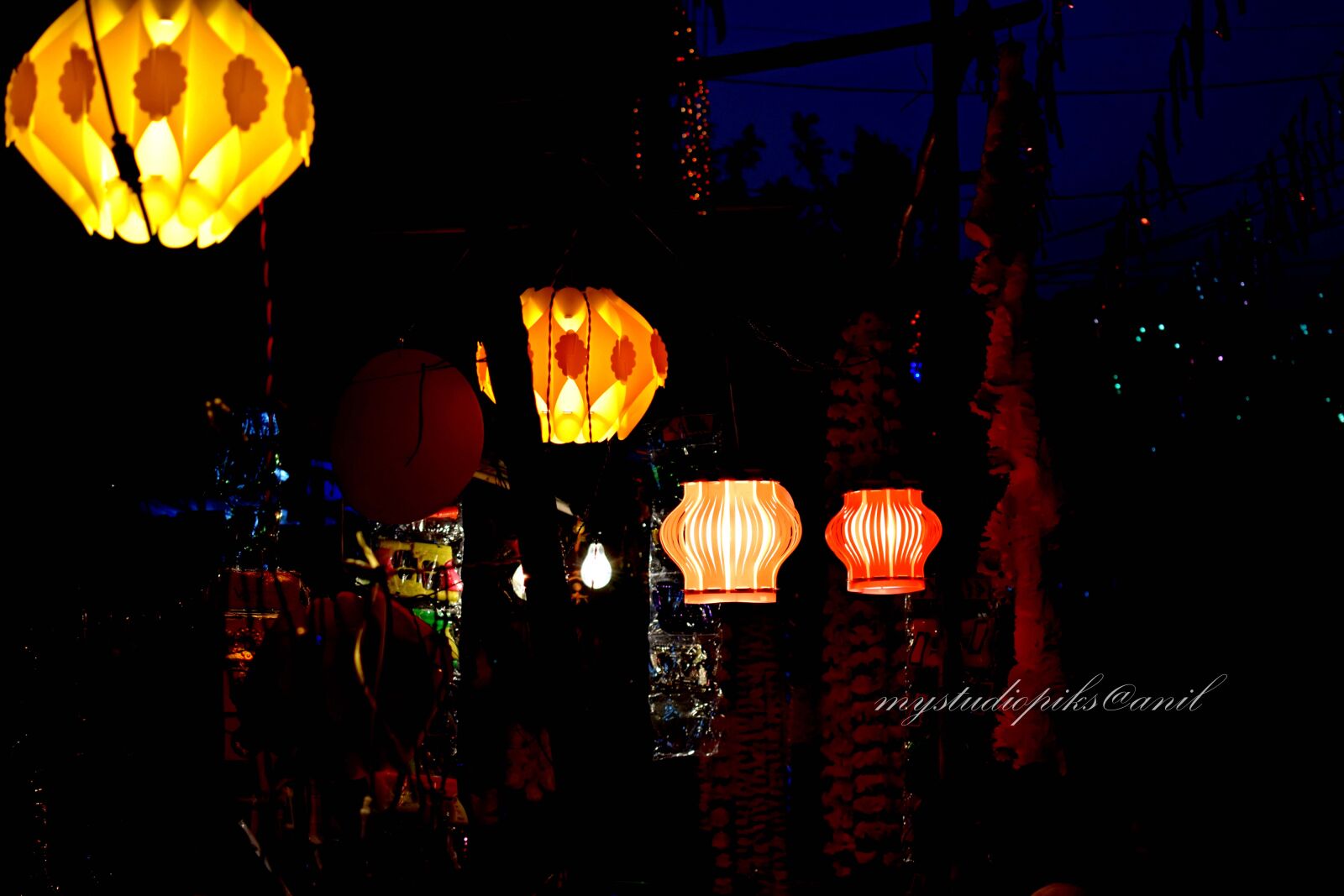 Nikon D3300 sample photo. Illuminated, lanterns, hanging, at photography