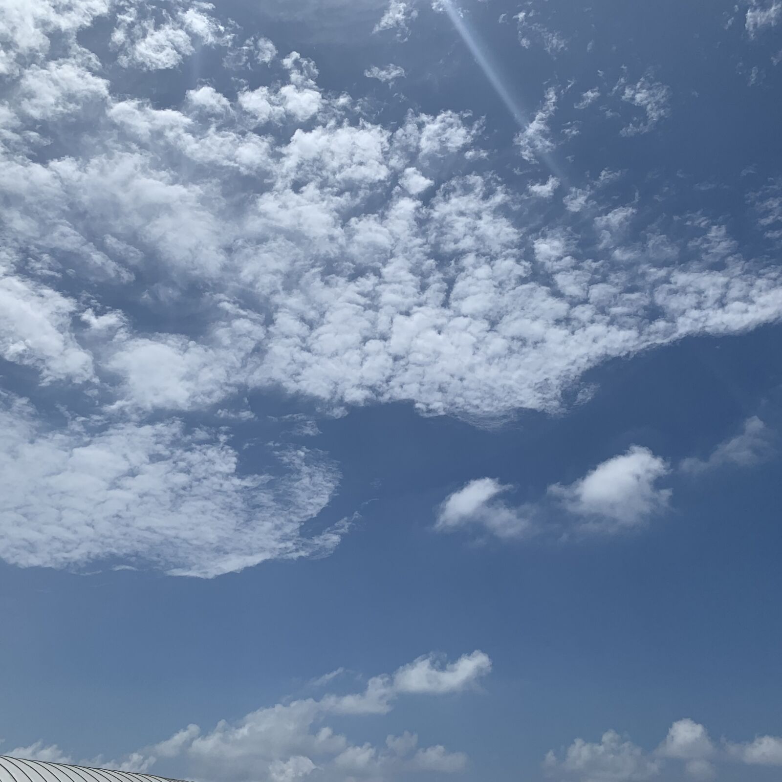 Apple iPhone XR sample photo. Sky, blue, nature photography