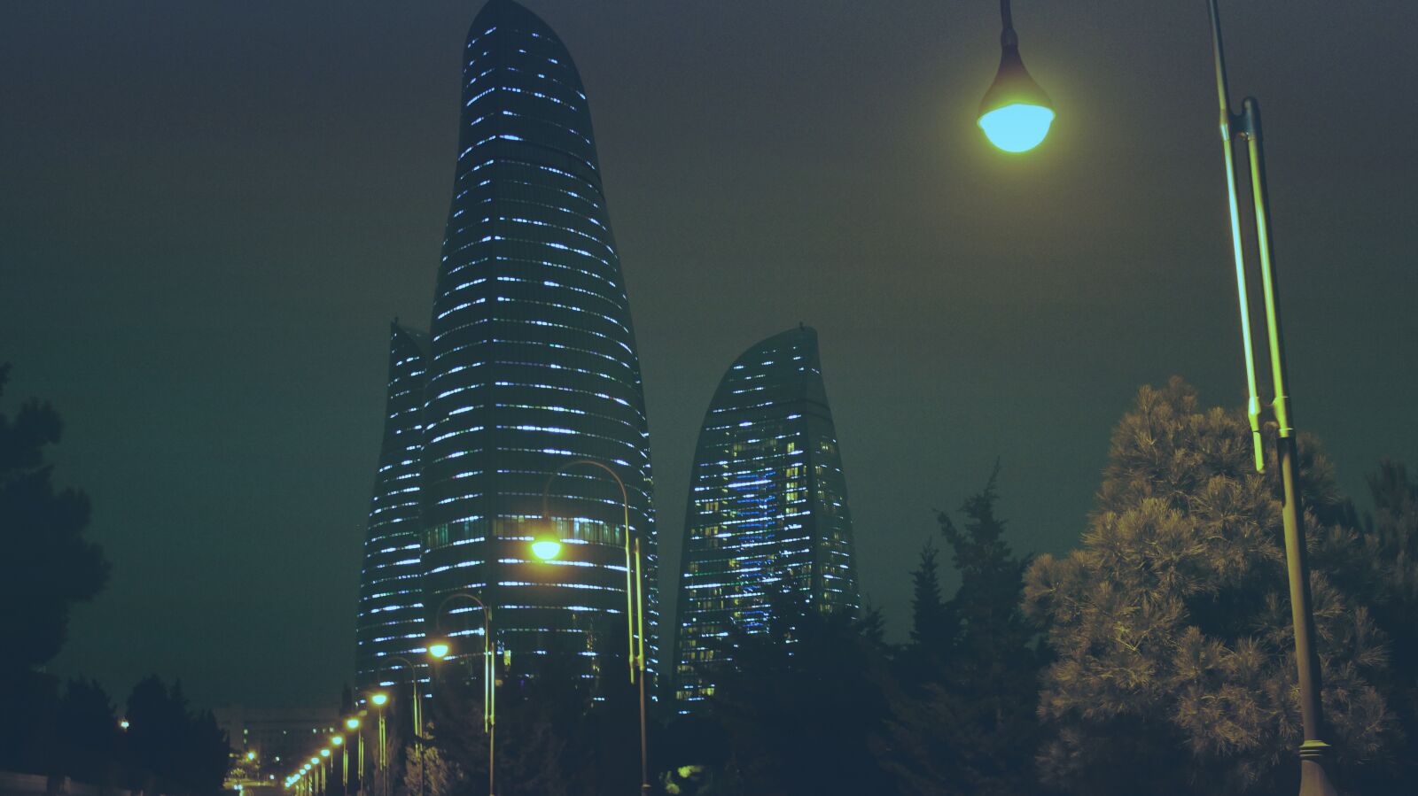 Canon EOS 600D (Rebel EOS T3i / EOS Kiss X5) sample photo. Building, structure, sky photography