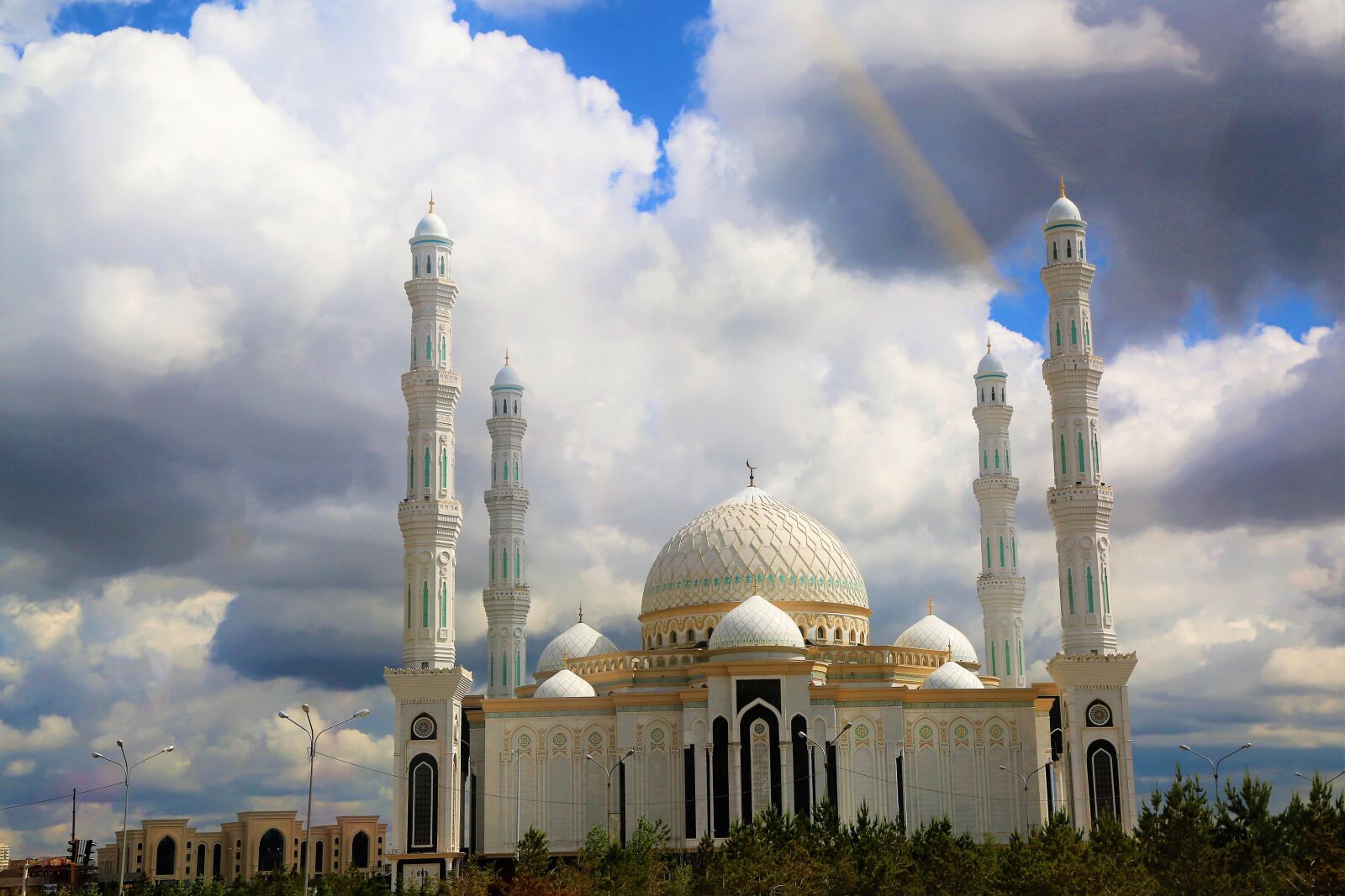 Canon EF 24-105mm F4L IS USM sample photo. Cami, minaret, dome photography