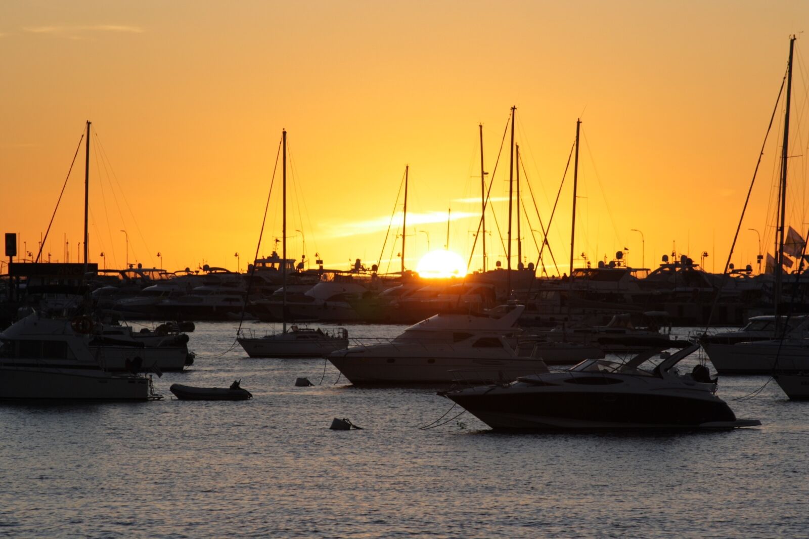 Canon EOS 1000D (EOS Digital Rebel XS / EOS Kiss F) sample photo. Body of water, sea photography