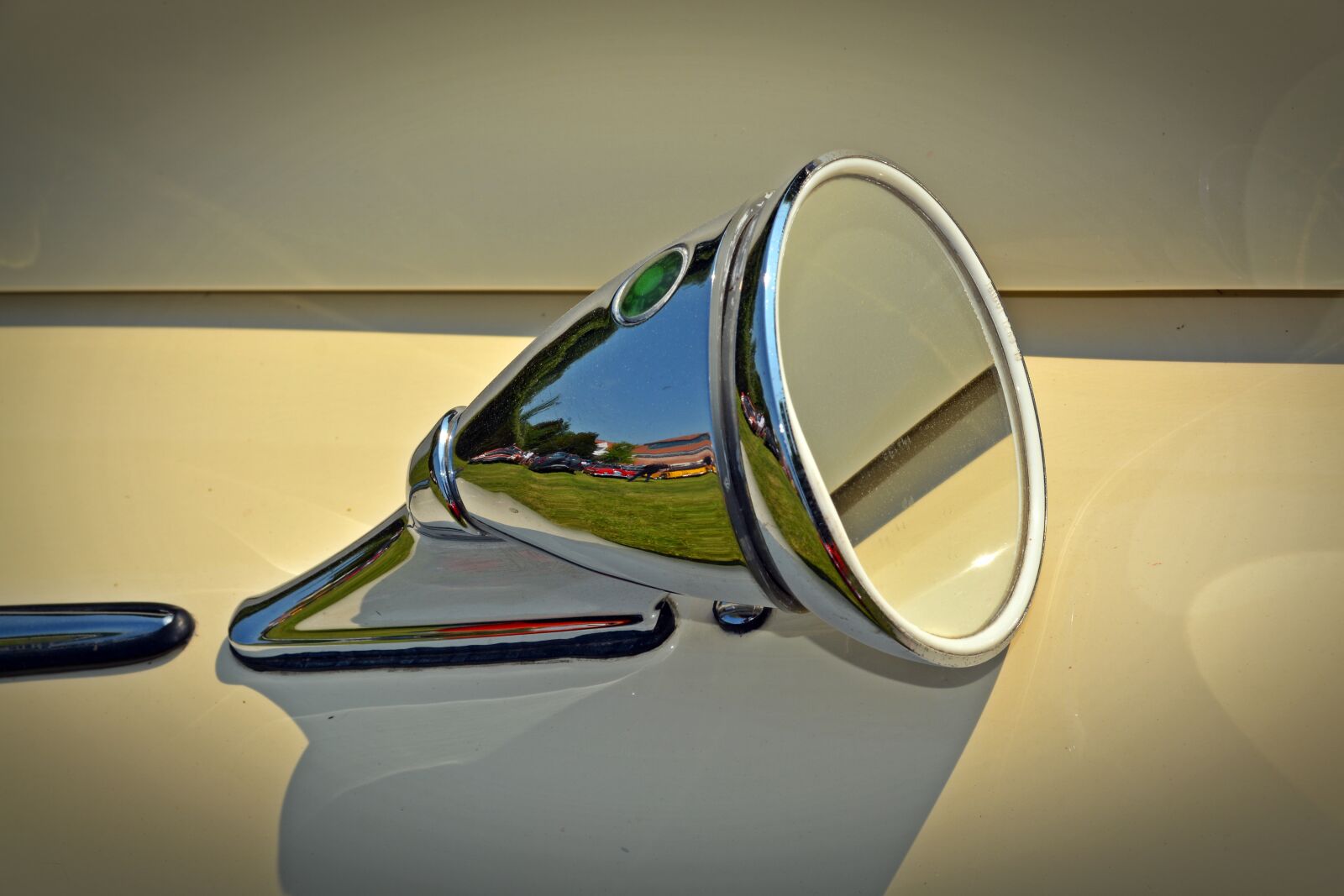Nikon D5200 sample photo. Oldtimer, mirror, auto photography