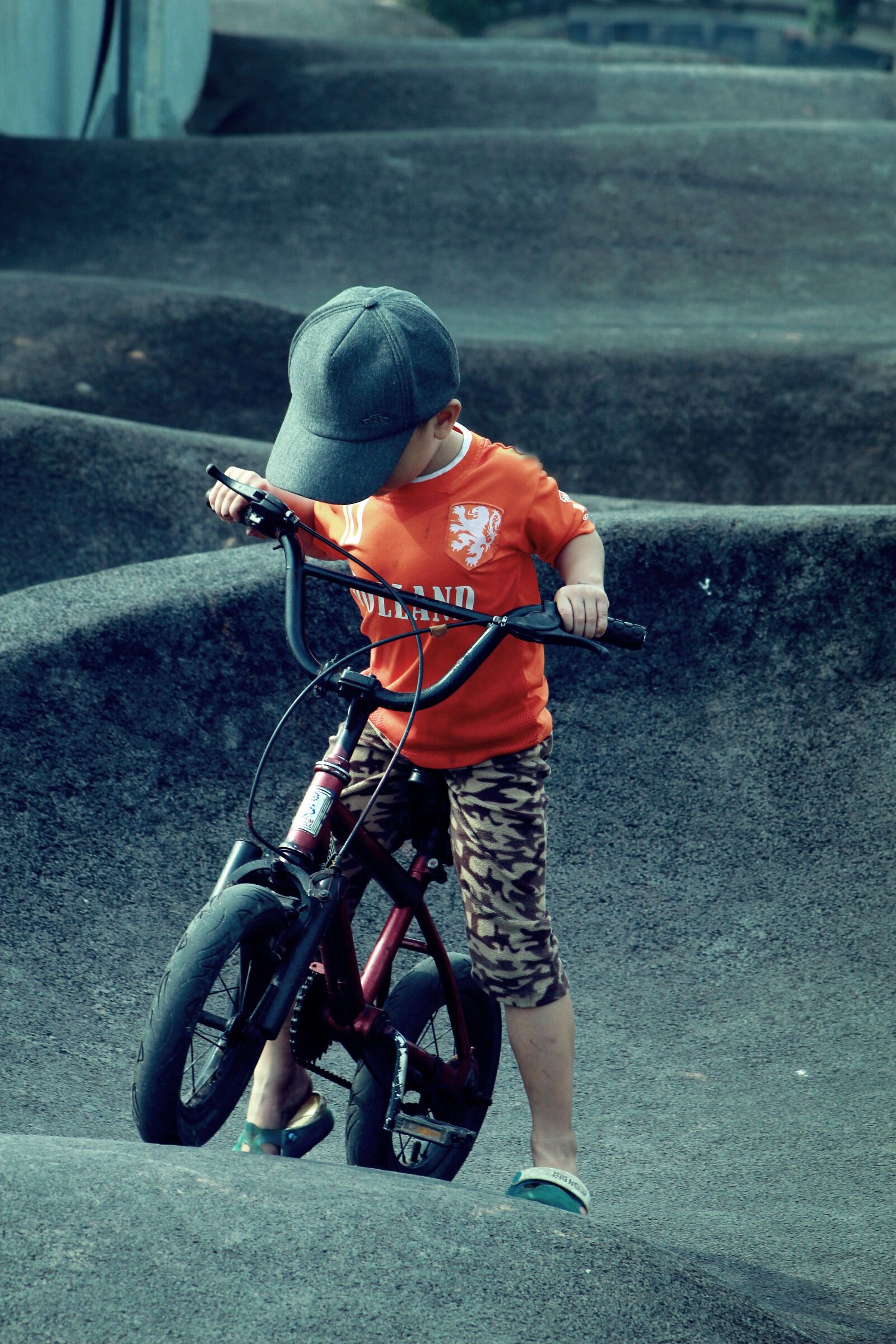 Canon EOS 550D (EOS Rebel T2i / EOS Kiss X4) sample photo. Kids, boy, skate photography