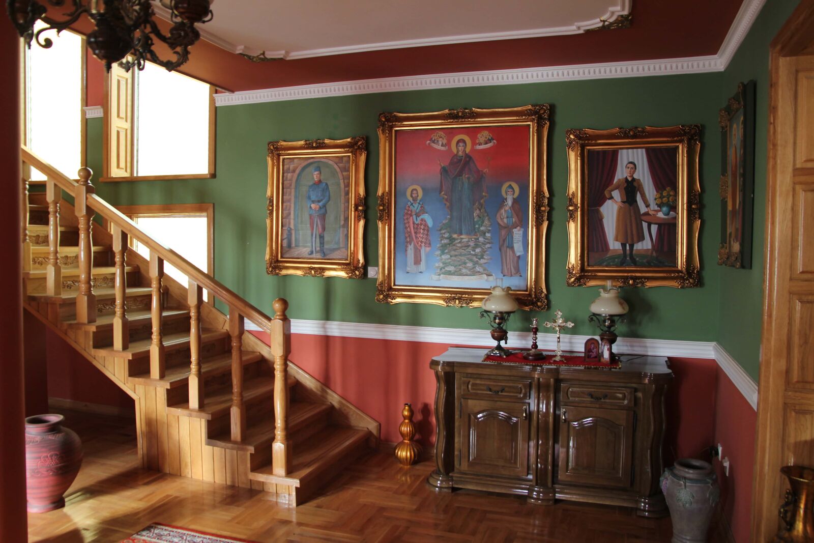 Sigma 17-70mm F2.8-4 DC Macro OS HSM sample photo. Orthodox, staircase, icon, fine photography