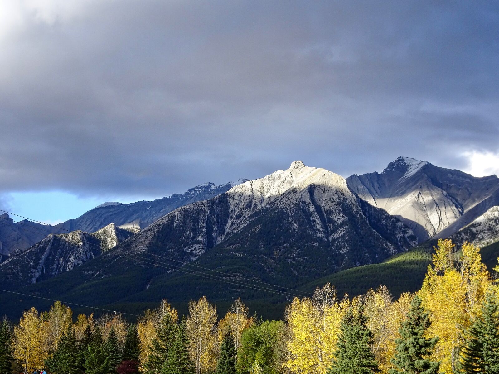 Sony Cyber-shot DSC-HX90V sample photo. Light, autumn, mountains photography