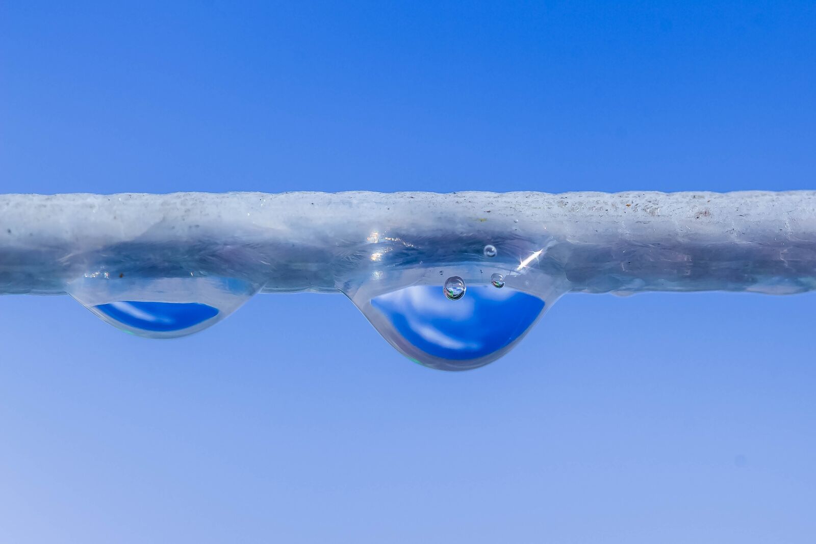 Canon EOS 650D (EOS Rebel T4i / EOS Kiss X6i) sample photo. Drop of water, beaded photography