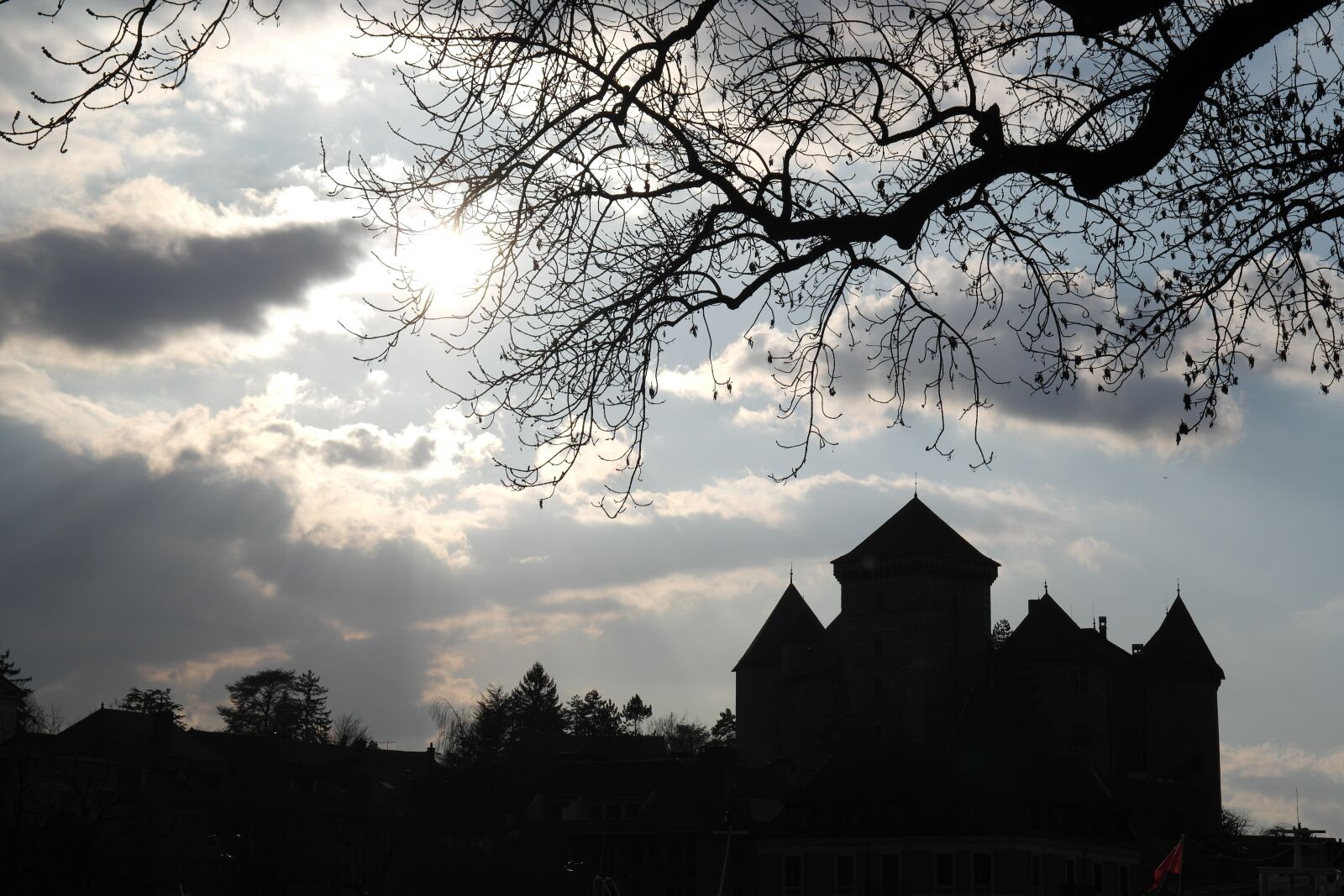 Samsung NX1100 sample photo. Annecy, haute-savoie, contrast photography