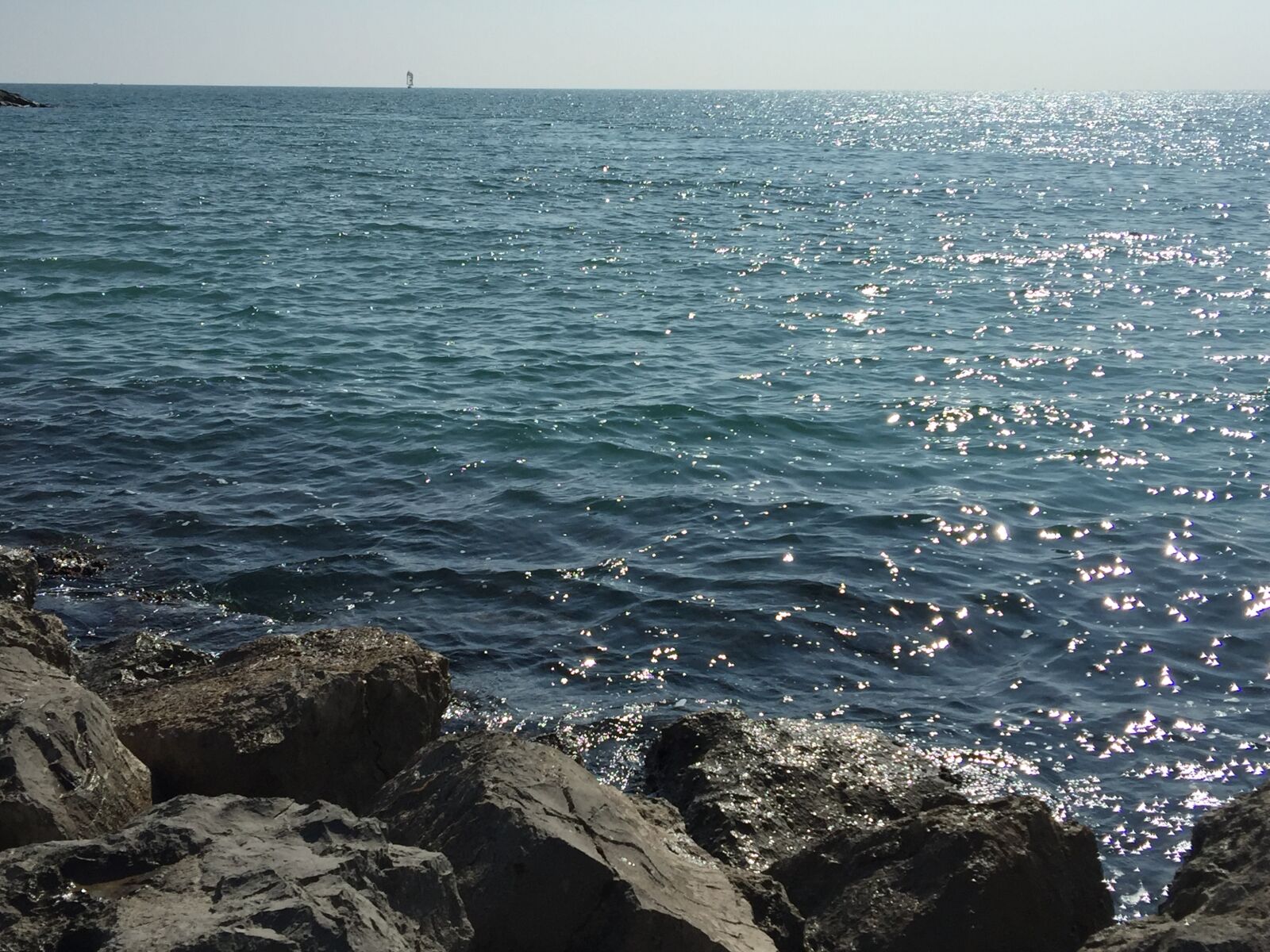 iPhone 6 Plus back camera 4.15mm f/2.2 sample photo. Palavas, mer, voilier photography
