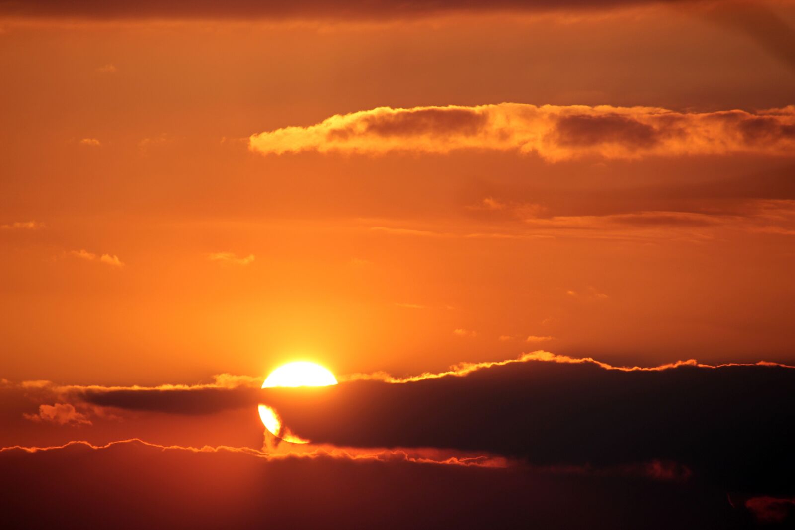 Canon EOS 650D (EOS Rebel T4i / EOS Kiss X6i) sample photo. Sunset, sun, clouds photography