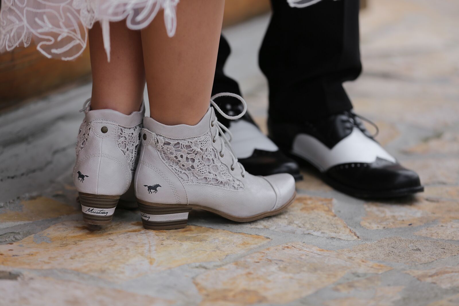 Canon EF 70-200mm F2.8L IS II USM sample photo. Lady, shoes, black and photography