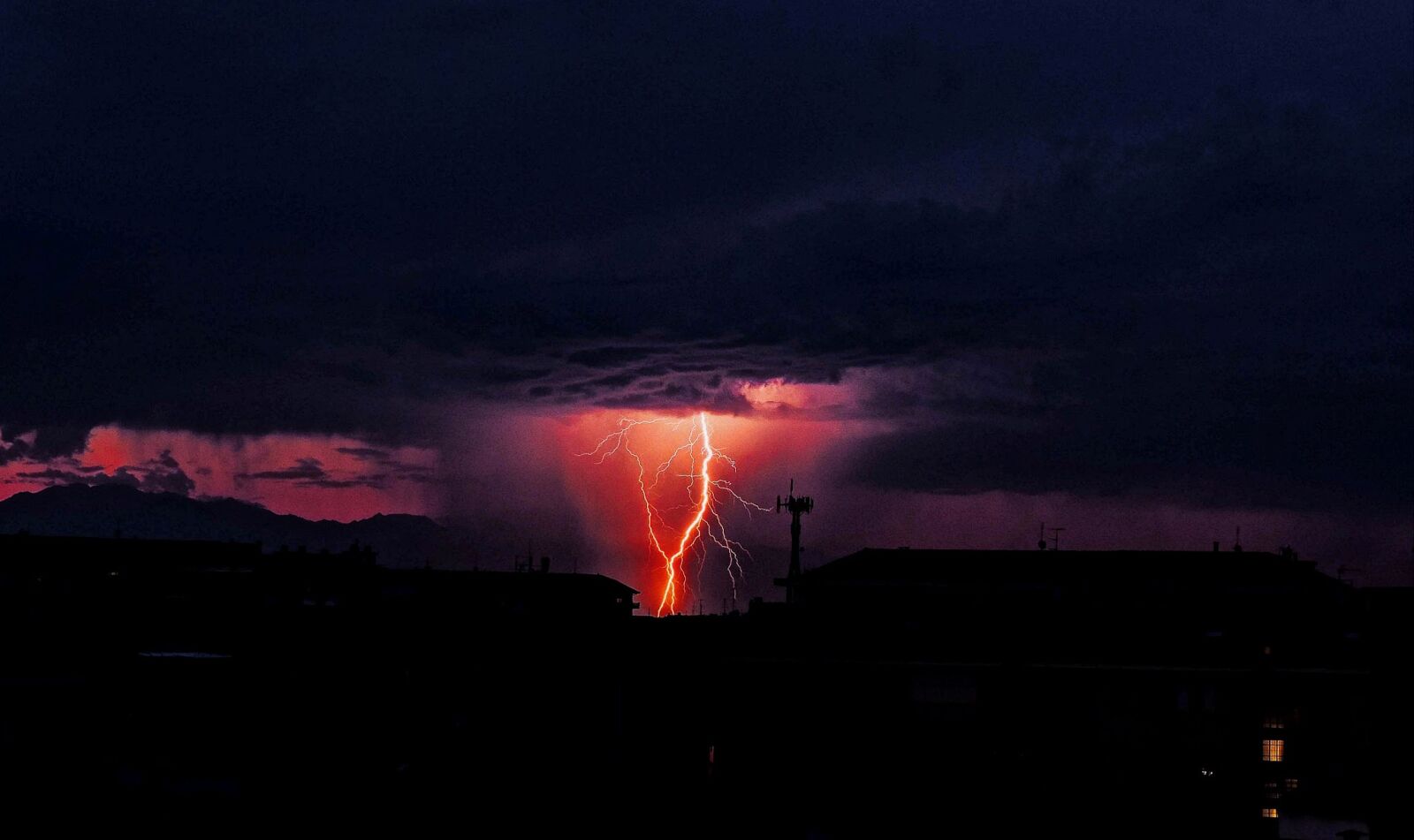 Nikon Coolpix P520 sample photo. Thunderstorm, lightning, nature photography