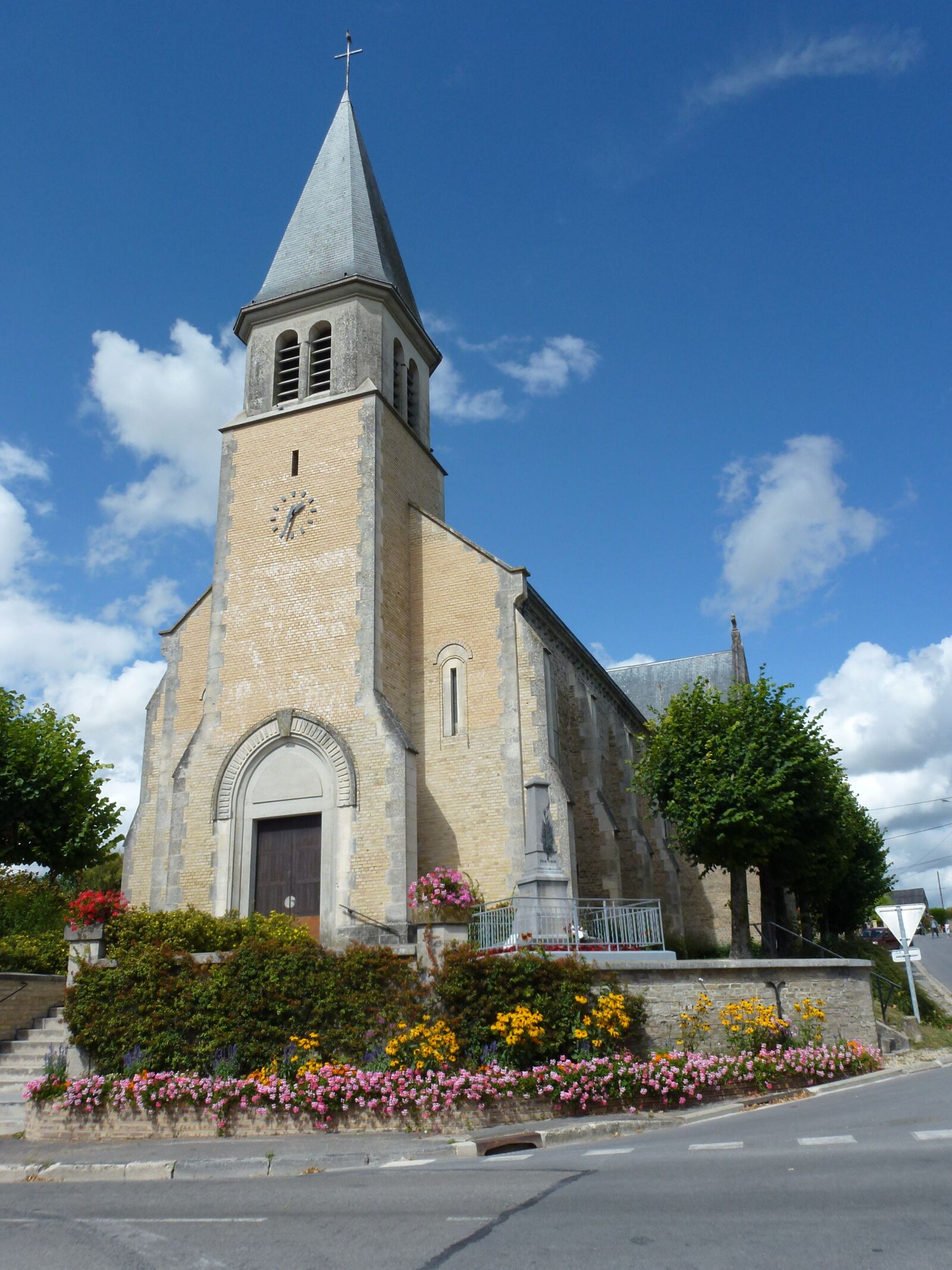 Panasonic Lumix DMC-ZS10 (Lumix DMC-TZ20 / Lumix DMC-TZ22) sample photo. Barby, ardennes, saint john photography