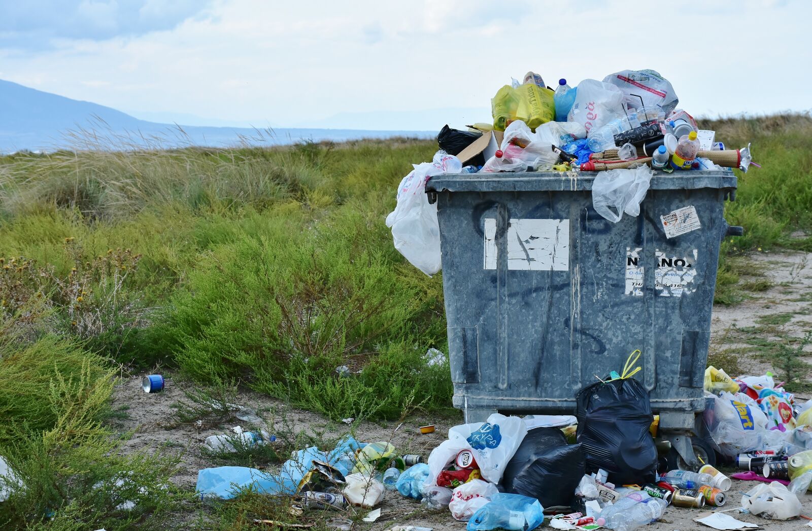 Nikon D7200 sample photo. Garbage, waste container, waste photography