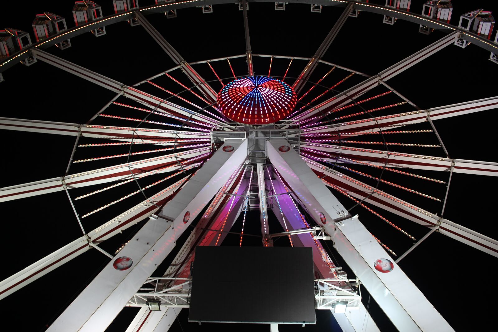 Canon EF-S 24mm F2.8 STM sample photo. Ferris wheel, kramer market photography