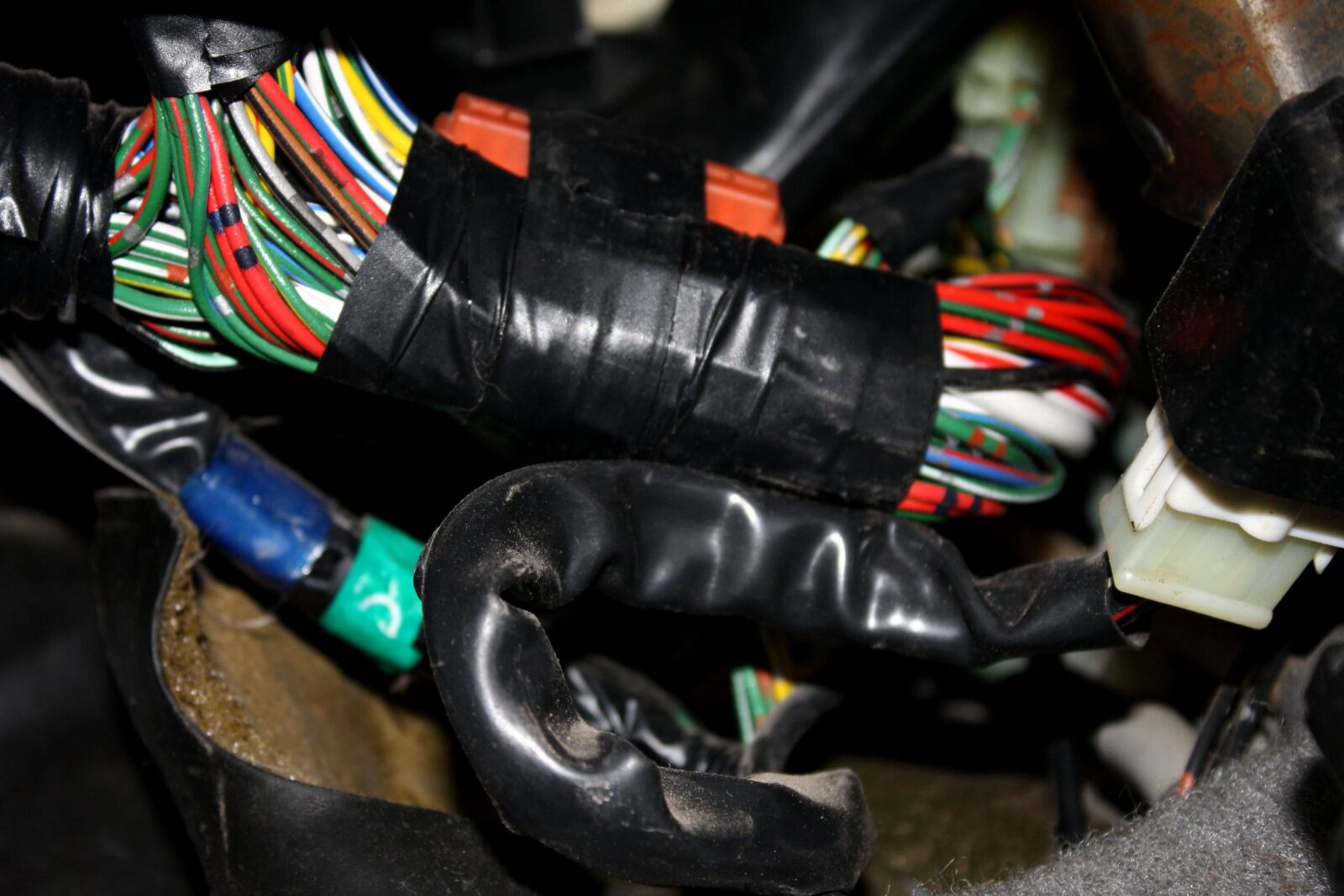 f/3.5-5.6 IS sample photo. Bundle, wires, electrical tape photography