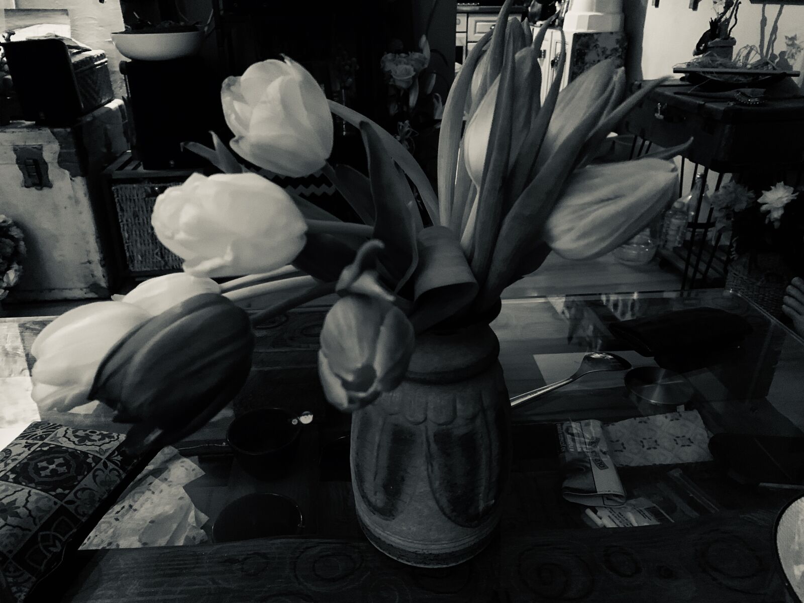 iPhone XS Max back dual camera 4.25mm f/1.8 sample photo. The tulips, flowers, tulips photography