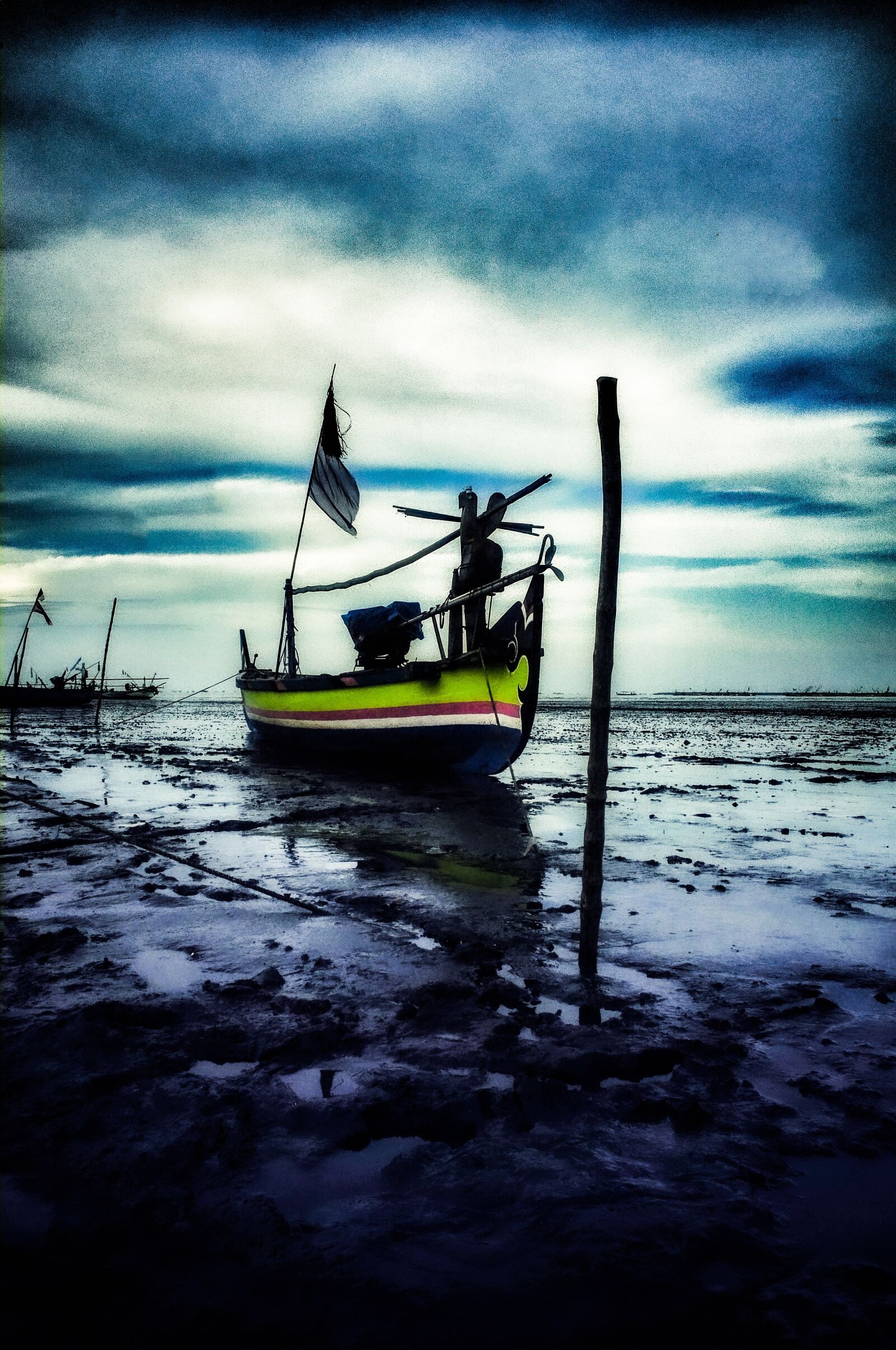 Nikon D90 sample photo. Dusk, boat, evening photography