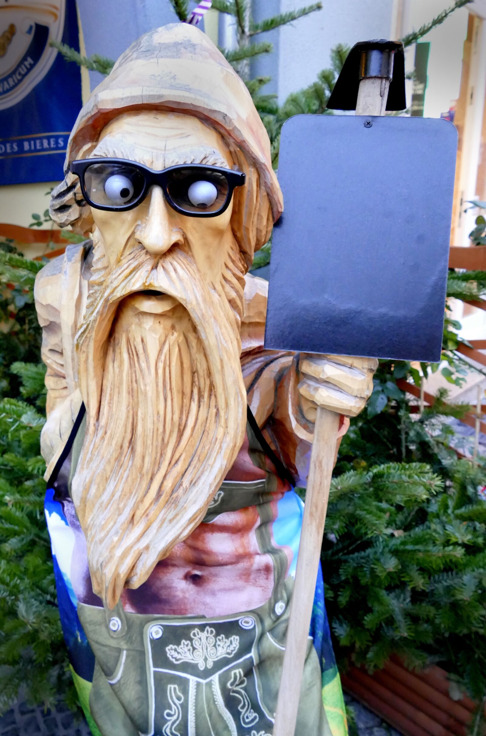 Panasonic Lumix DMC-FZ1000 sample photo. Holzfigur, carving, waldschrat photography
