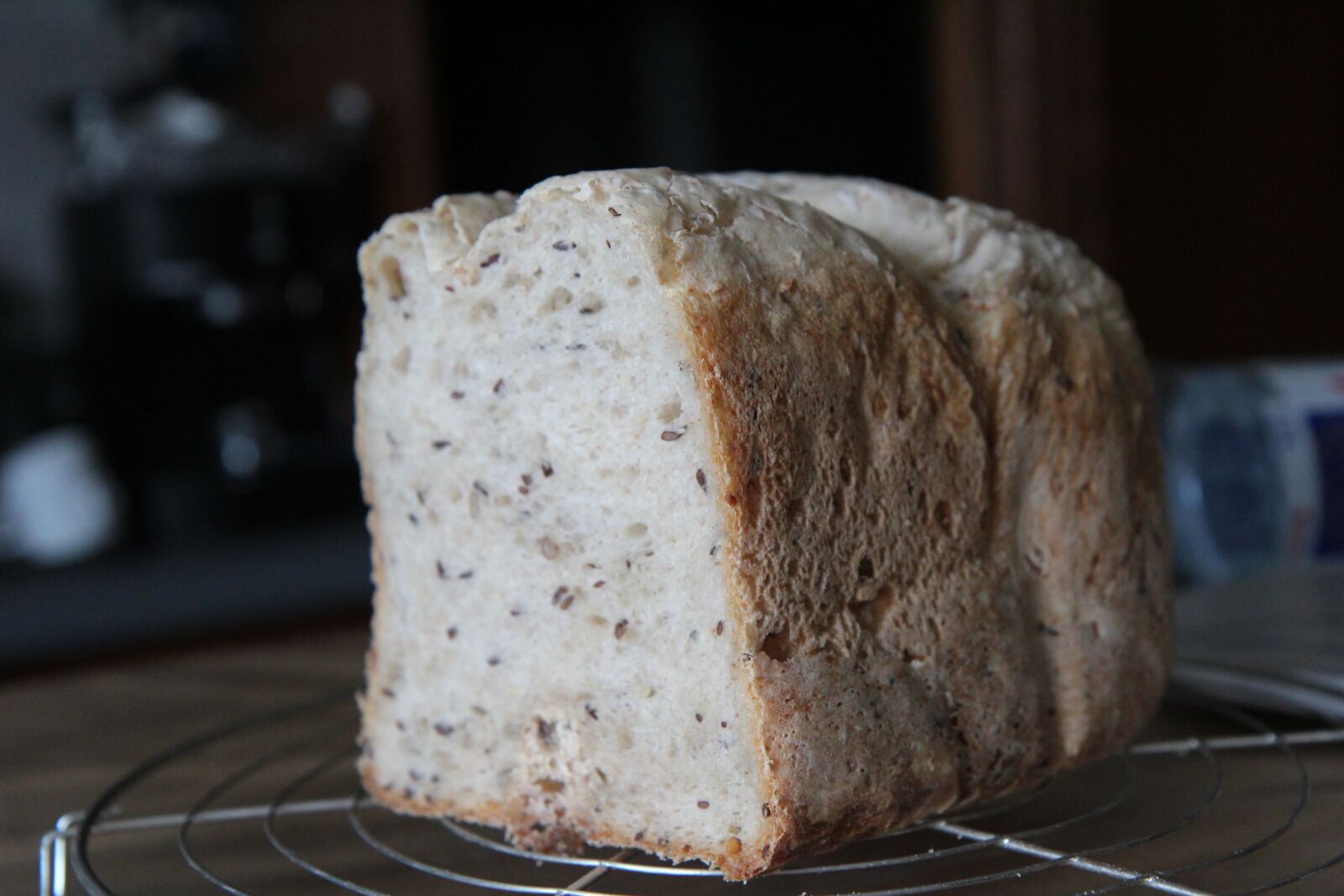 Canon EOS 600D (Rebel EOS T3i / EOS Kiss X5) sample photo. Bread, bread seeds, power photography