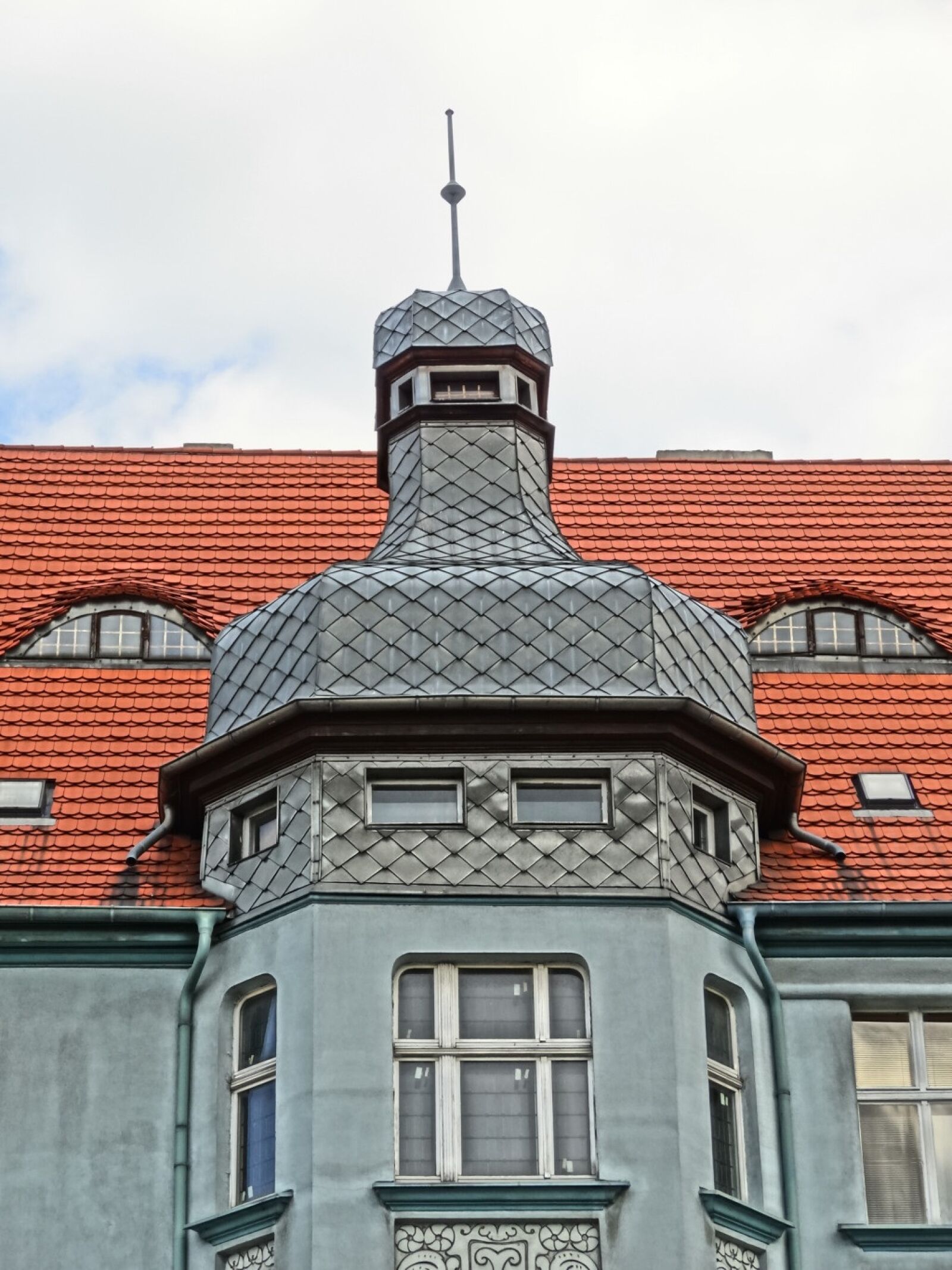 Sony Cyber-shot DSC-HX20V sample photo. Mickiewicza street, bydgoszcz, turret photography