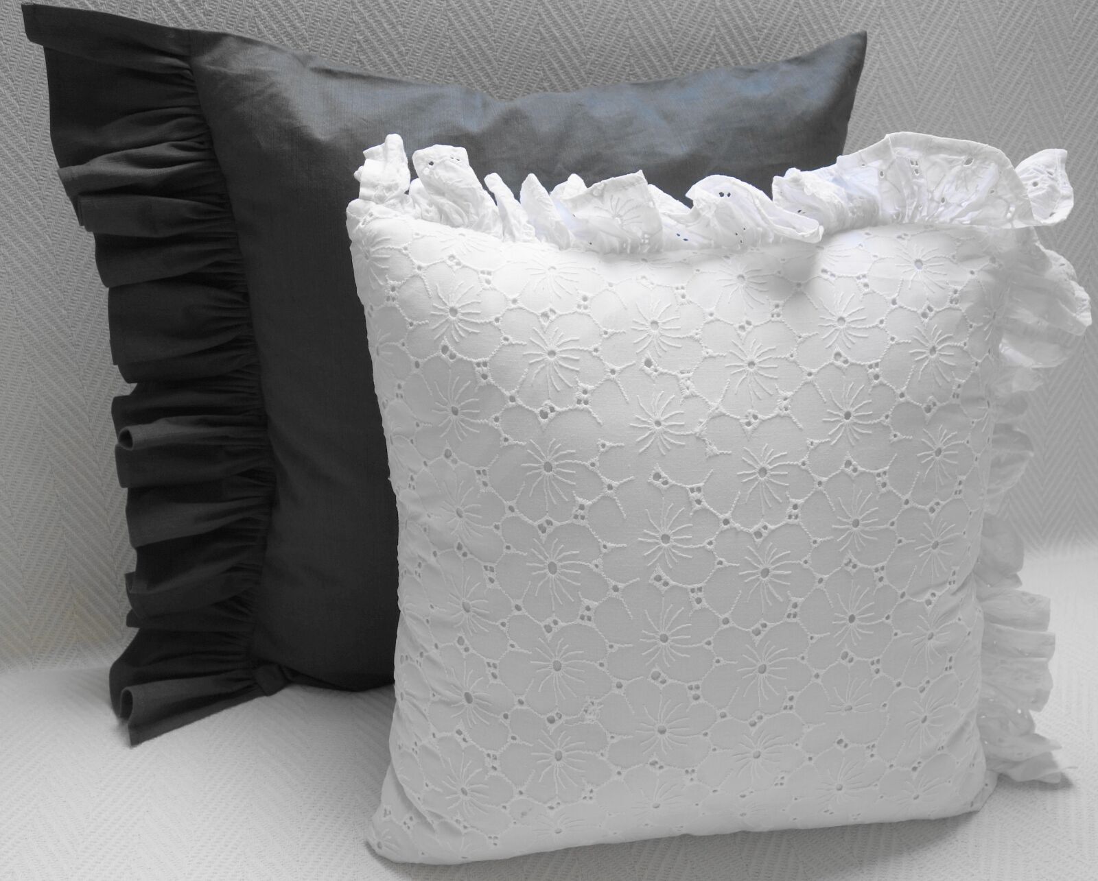 Sony Cyber-shot DSC-RX100 sample photo. Pillow, pillows, bedding photography