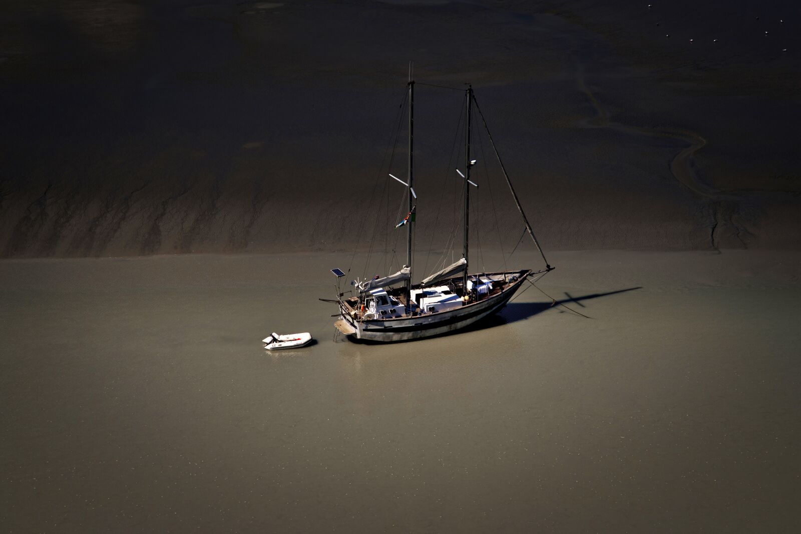 Pentax K-1 Mark II sample photo. Boat, sailboat, beached photography