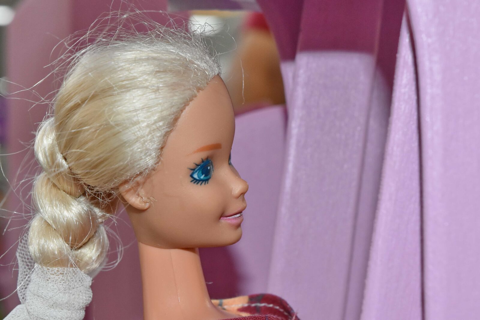 Nikon D5500 sample photo. Blonde hair, doll, plastic photography