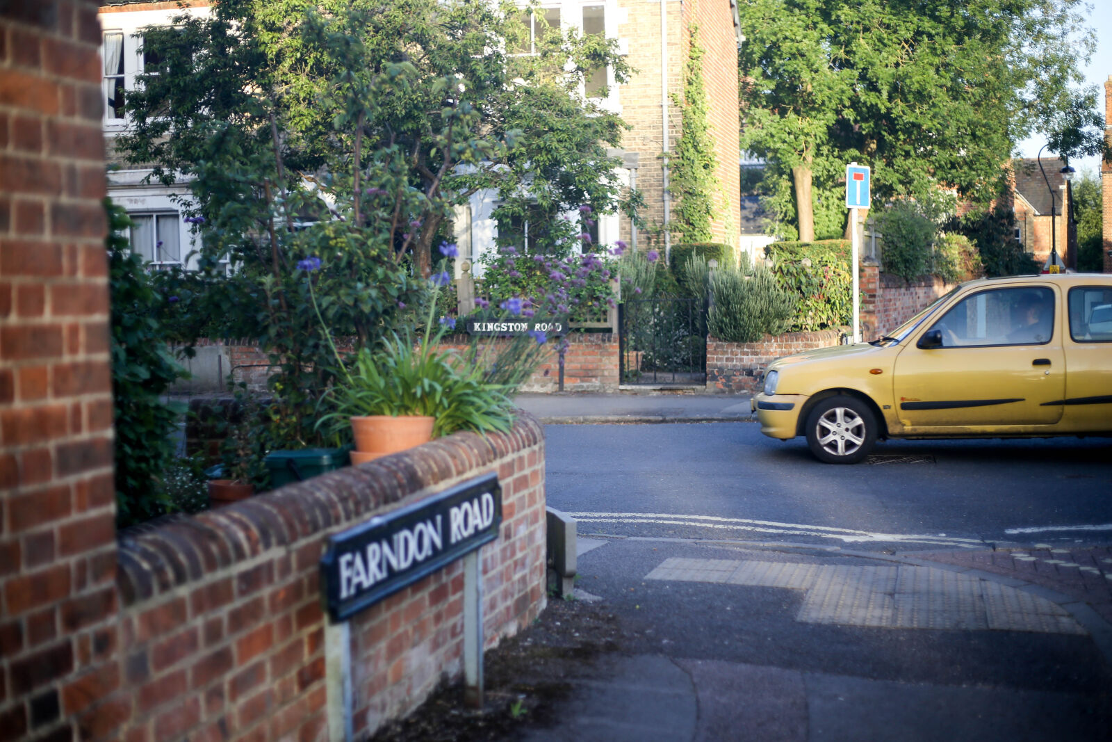 Canon EOS 6D + Canon EF 50mm F1.8 STM sample photo. Oxford, road photography