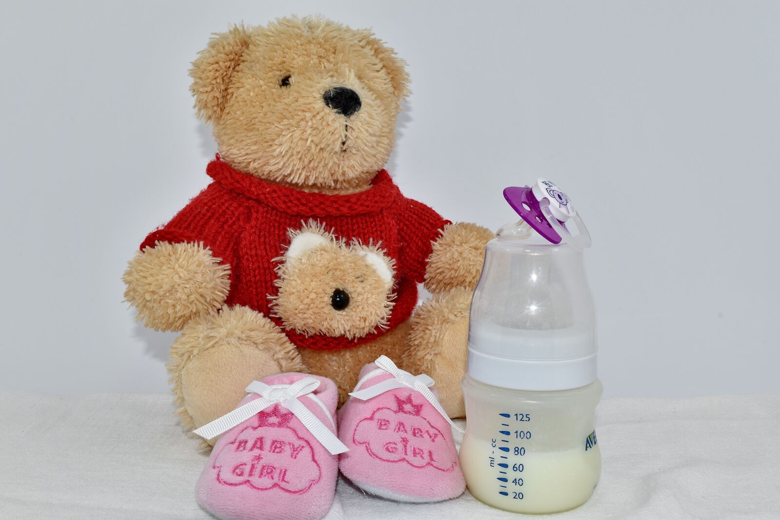 Nikon D5500 sample photo. Baby, bottle, milk, newborn photography
