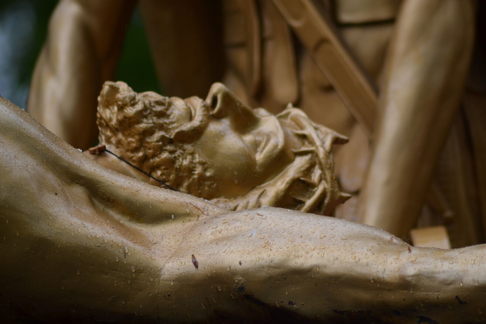 Nikon D3100 sample photo. Statue, man, nailed photography