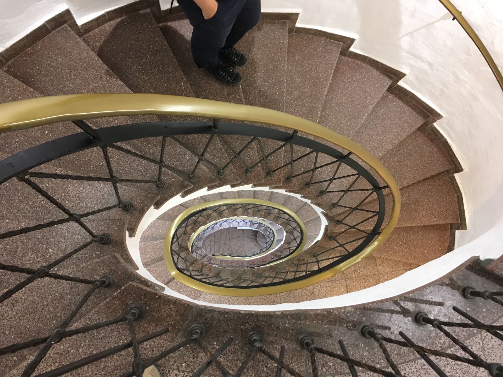 iPhone SE back camera 4.15mm f/2.2 sample photo. Stairs, staircase, youth hostel photography