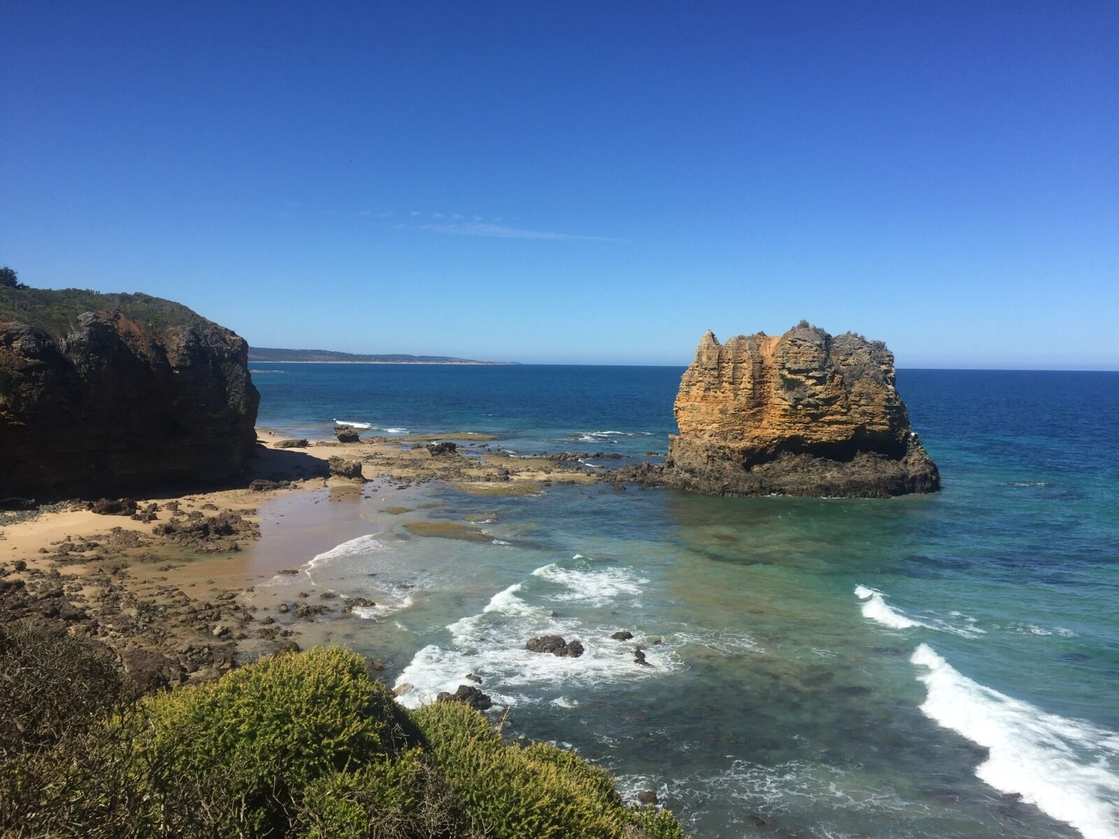 Apple iPhone 6 sample photo. Australia, rocks, sea photography