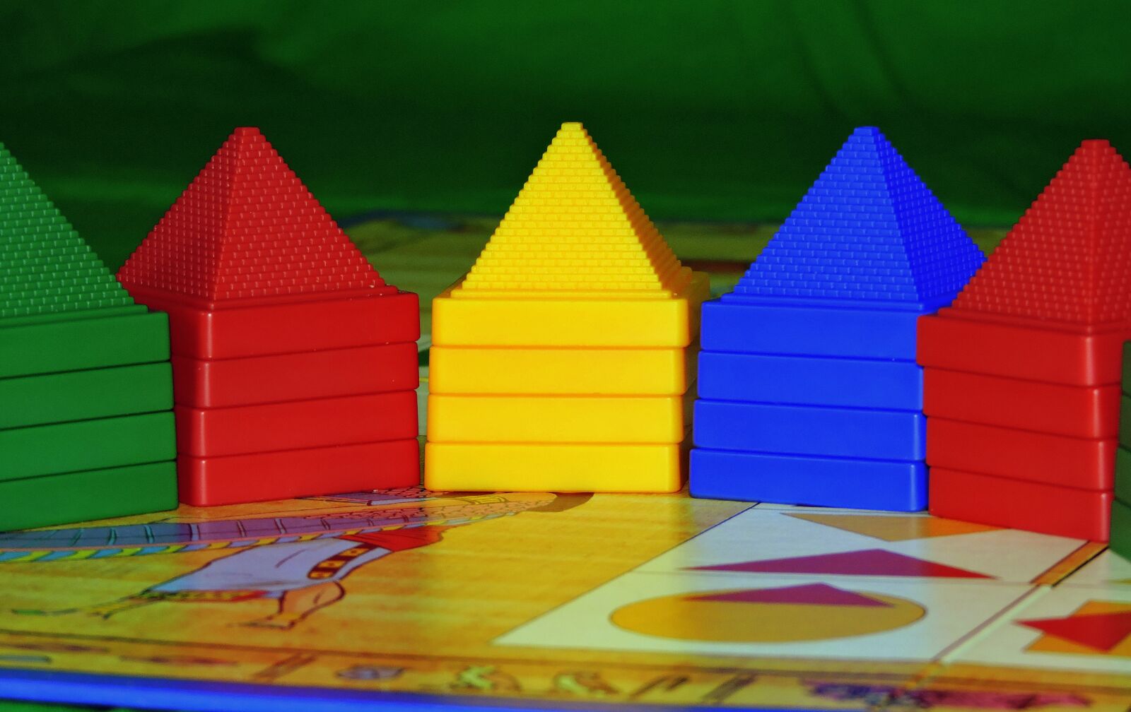 Nikon Coolpix P600 sample photo. Game, pyramids, play photography