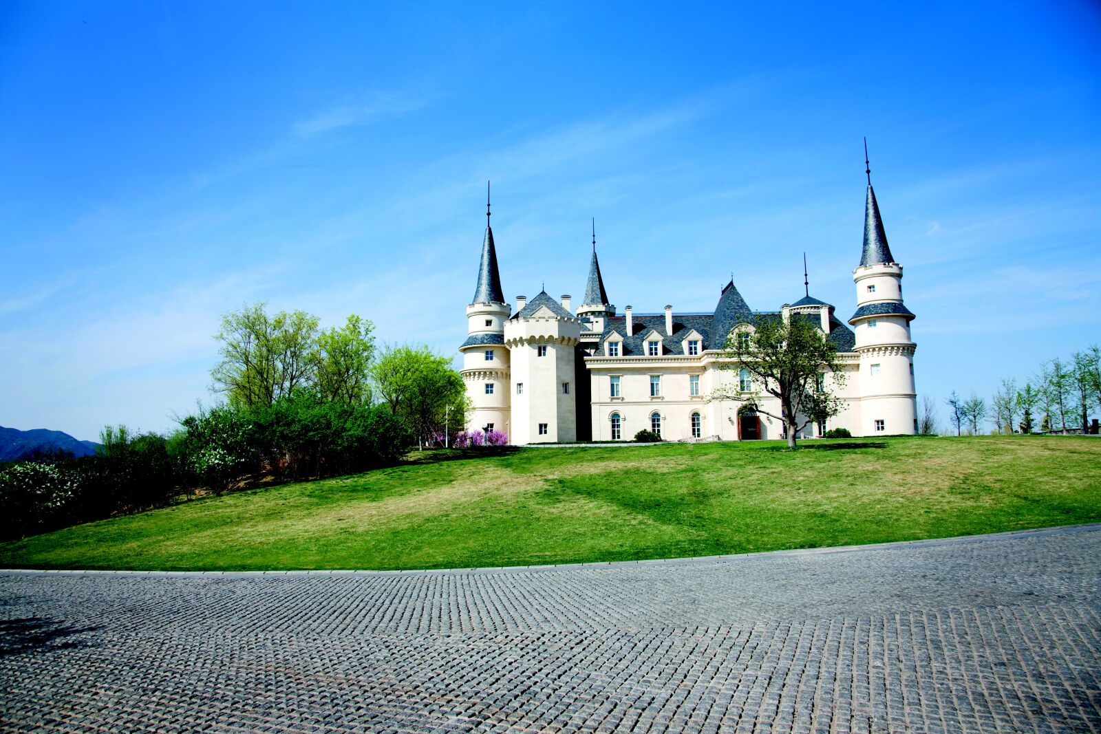 Canon EOS-1Ds Mark III sample photo. Castle, european architecture, vision photography