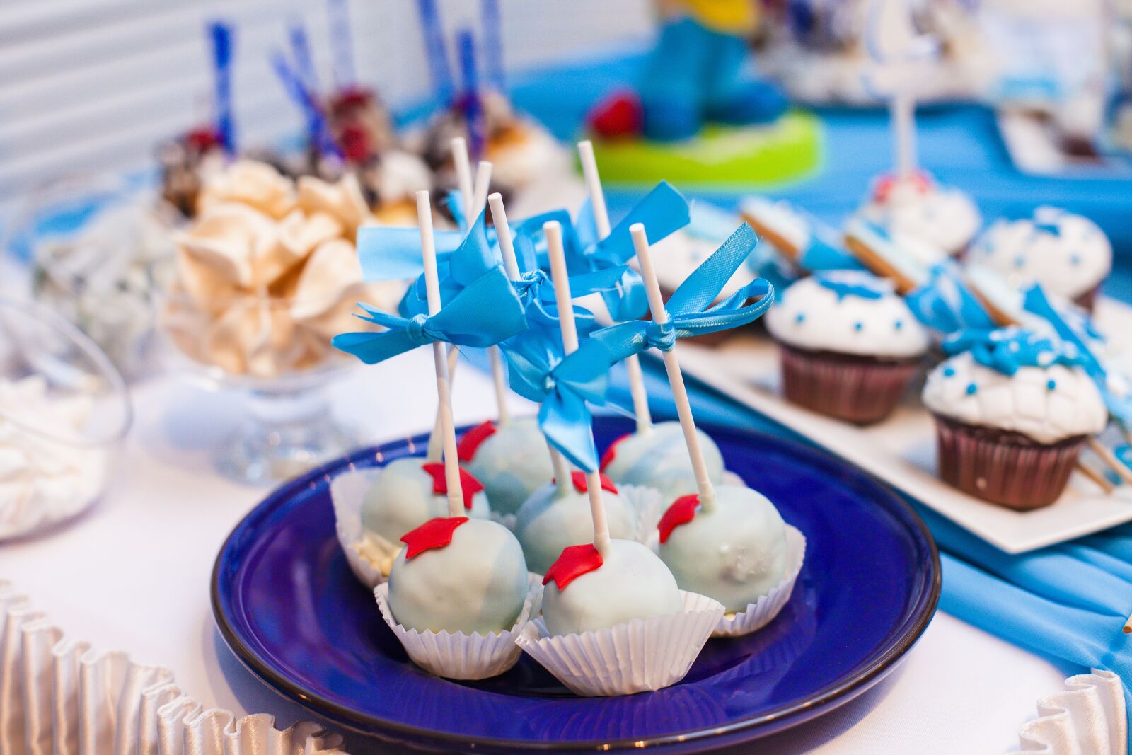 Canon EF 50mm F1.4 USM sample photo. Cupcake, muffin, paste products photography