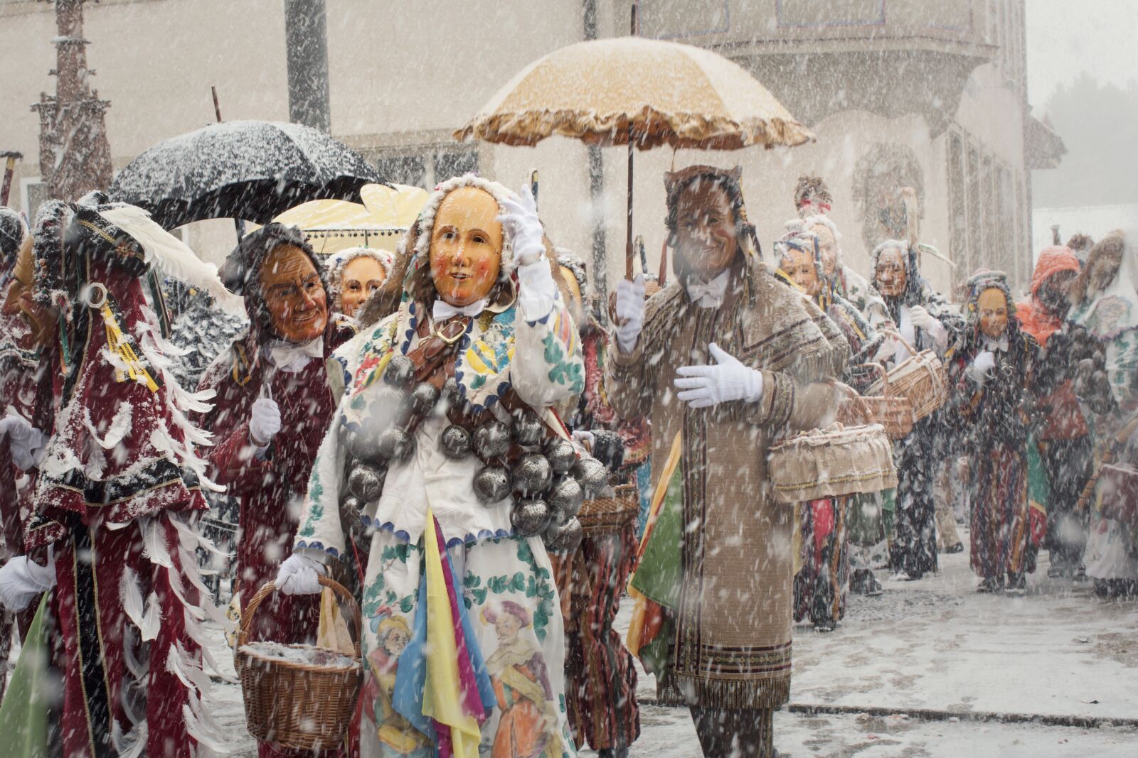 Canon EF 100mm F2.8L Macro IS USM sample photo. Fasnet, carnival, costume photography