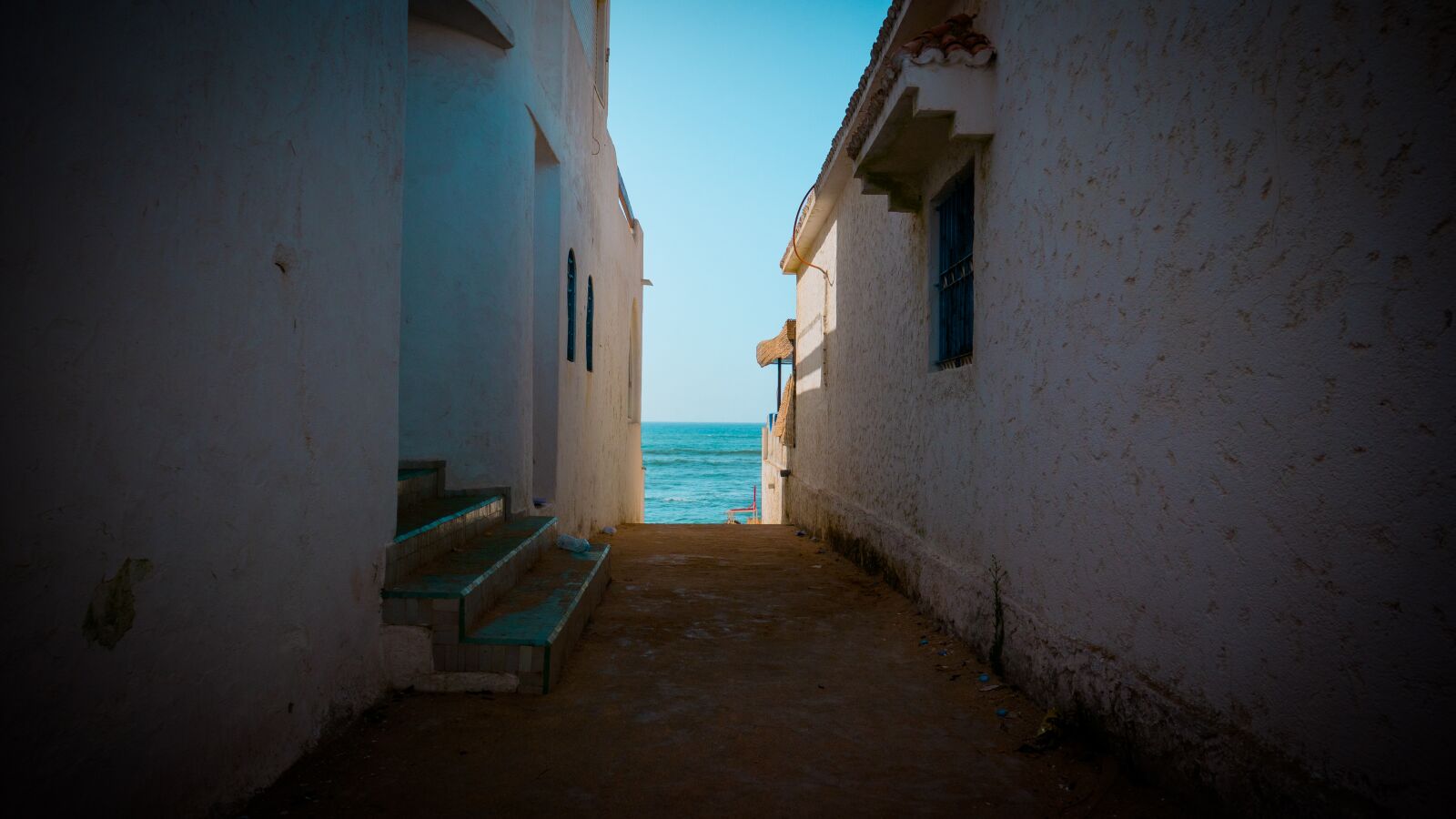 Panasonic Lumix DMC-LX100 sample photo. Alley, sea, sea view photography
