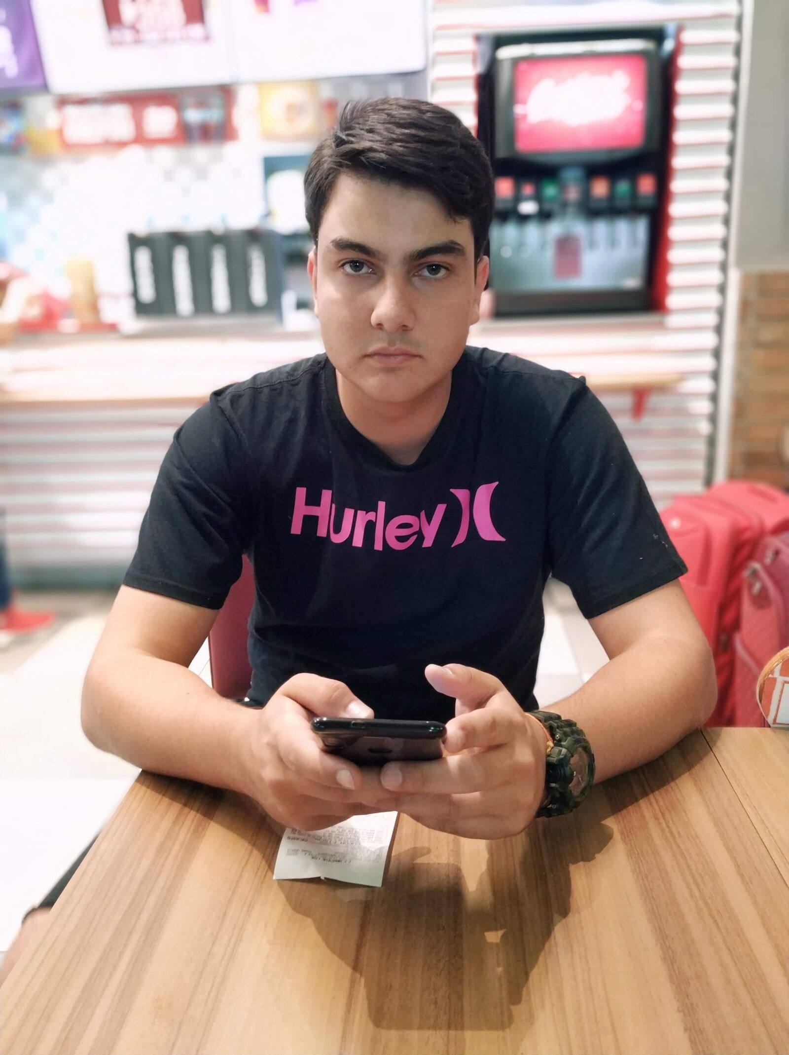 Xiaomi Mi A2 sample photo. Friend, cellular, table photography