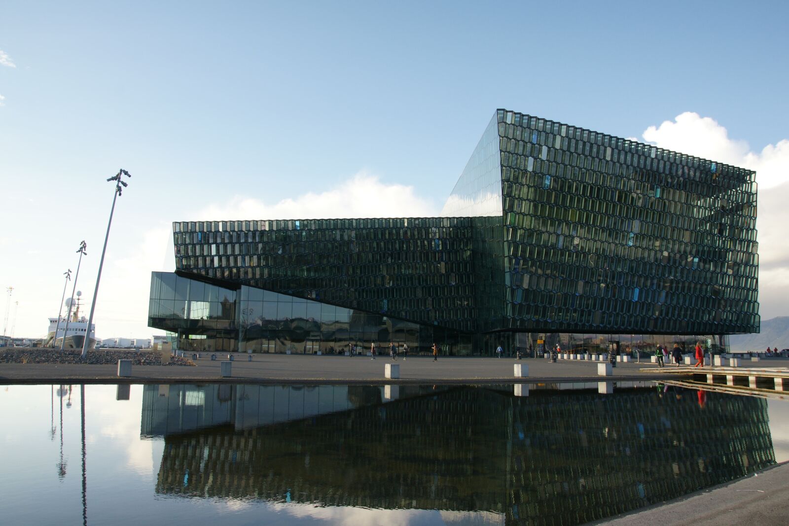 Sony Alpha DSLR-A700 sample photo. Iceland, reykjavik, building photography