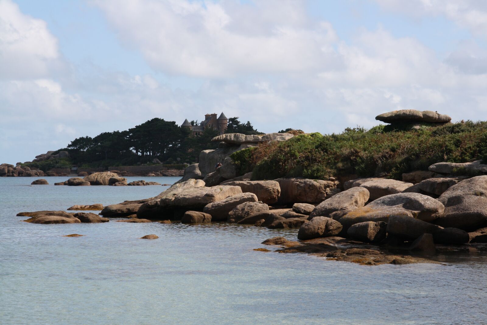Canon EOS 1000D (EOS Digital Rebel XS / EOS Kiss F) sample photo. Brittany, pink granite coast photography