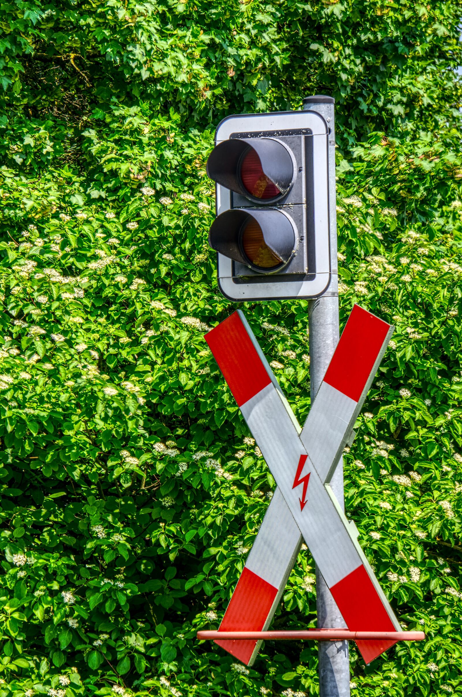 Sony a6000 sample photo. Traffic lights, signal, barrier photography