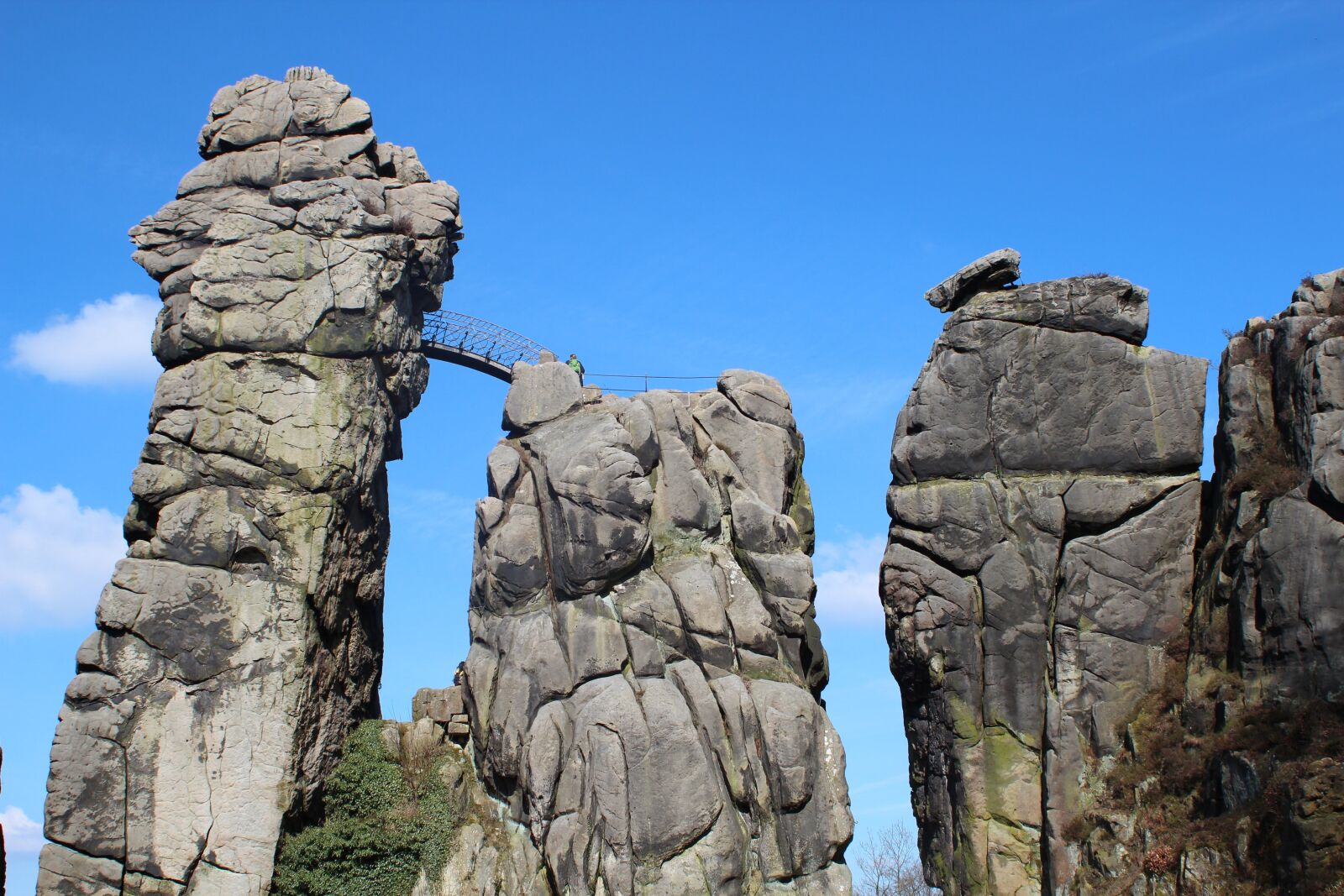 Canon EOS 600D (Rebel EOS T3i / EOS Kiss X5) + Canon EF 28-80mm f/3.5-5.6 sample photo. Rock, stone formation, stones photography