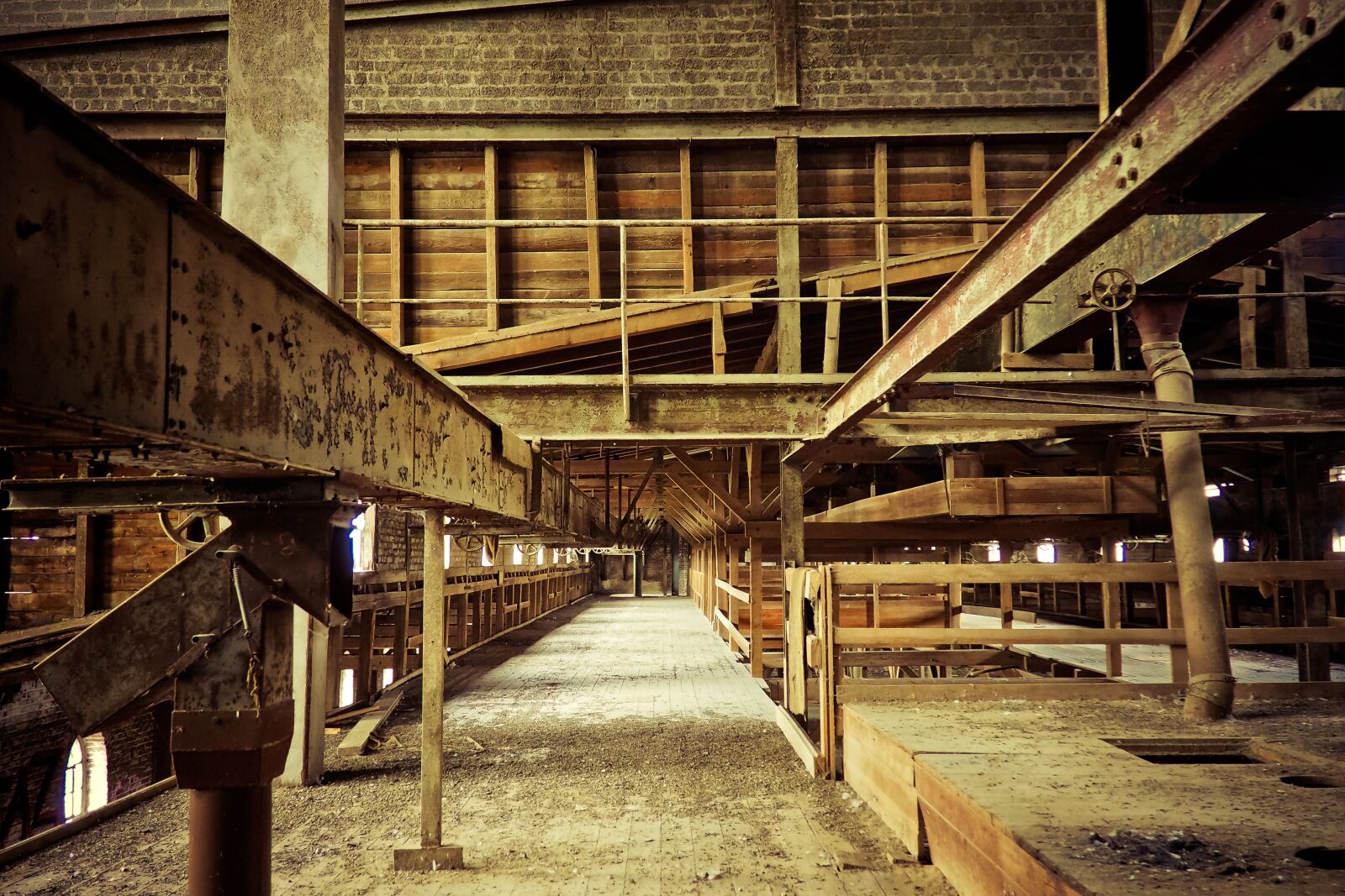 Olympus OM-D E-M10 sample photo. Lost places, warehouse, stock photography