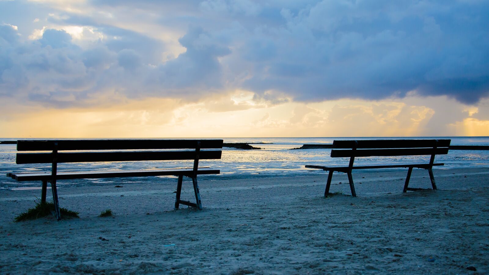 Nikon D5100 sample photo. Benches, bank, sunrise photography