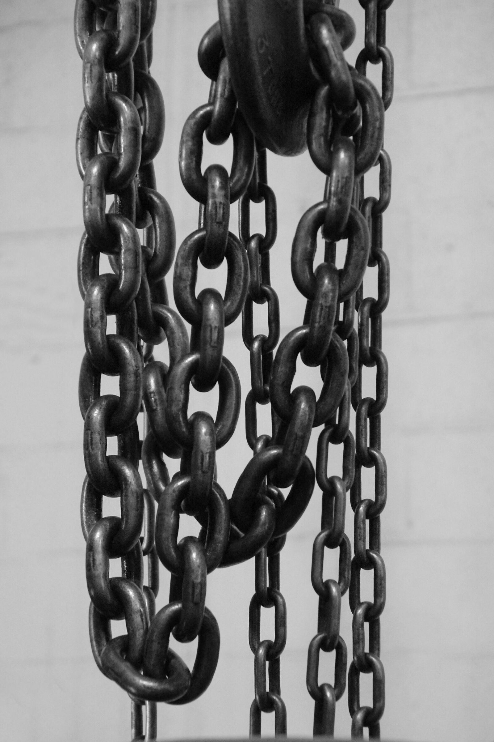 Canon EOS 700D (EOS Rebel T5i / EOS Kiss X7i) sample photo. Chain, load, industrial photography