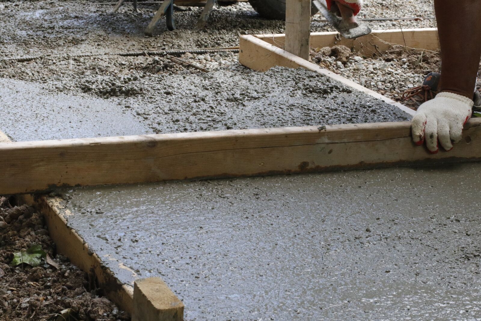 Canon EOS 7D Mark II sample photo. Concrete paving, concrete smoothing photography